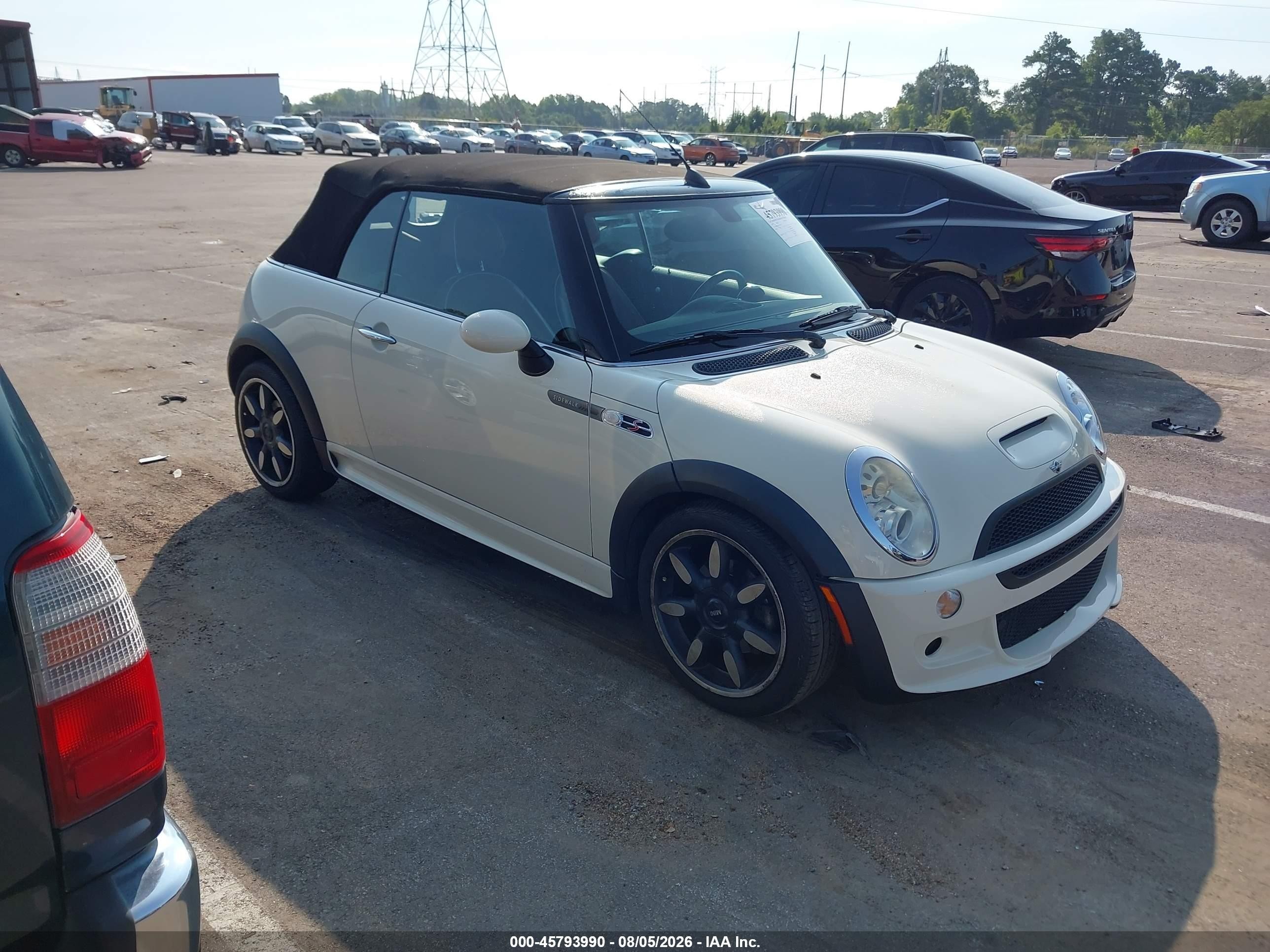 2007 Mini Cooper S   White vin: WMWRH33517TL95255