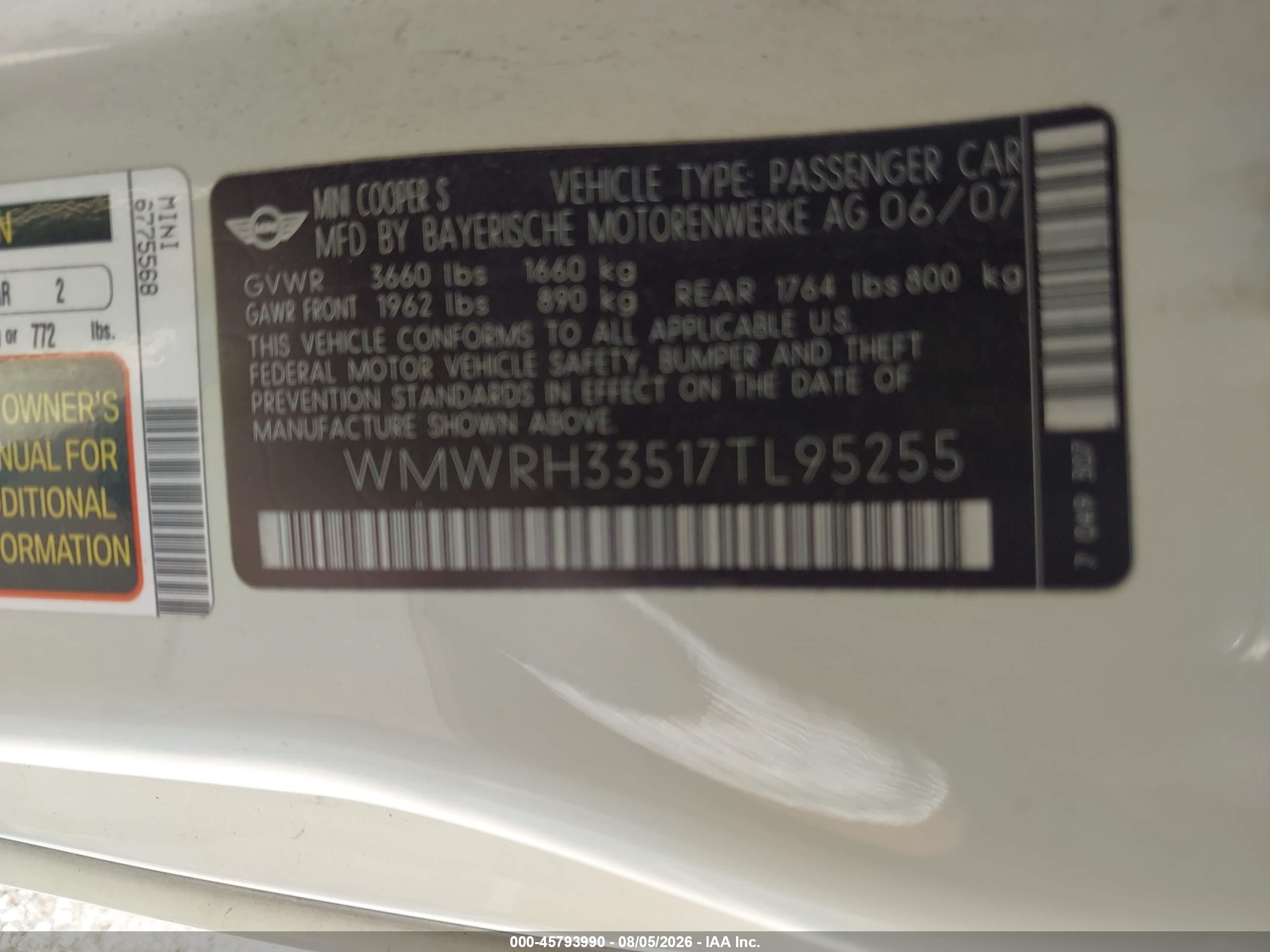 2007 Mini Cooper S   White vin: WMWRH33517TL95255