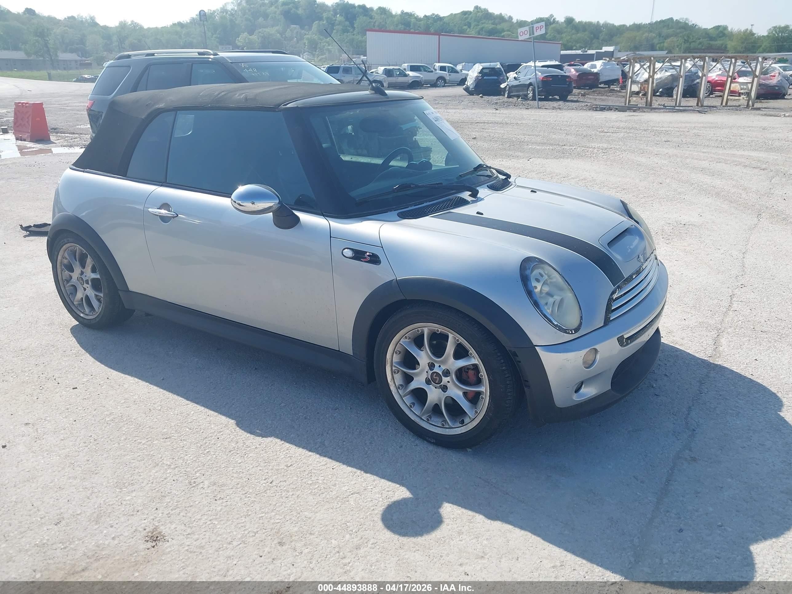 2007 Mini Cooper S   Silver vin: WMWRH33527TL95524