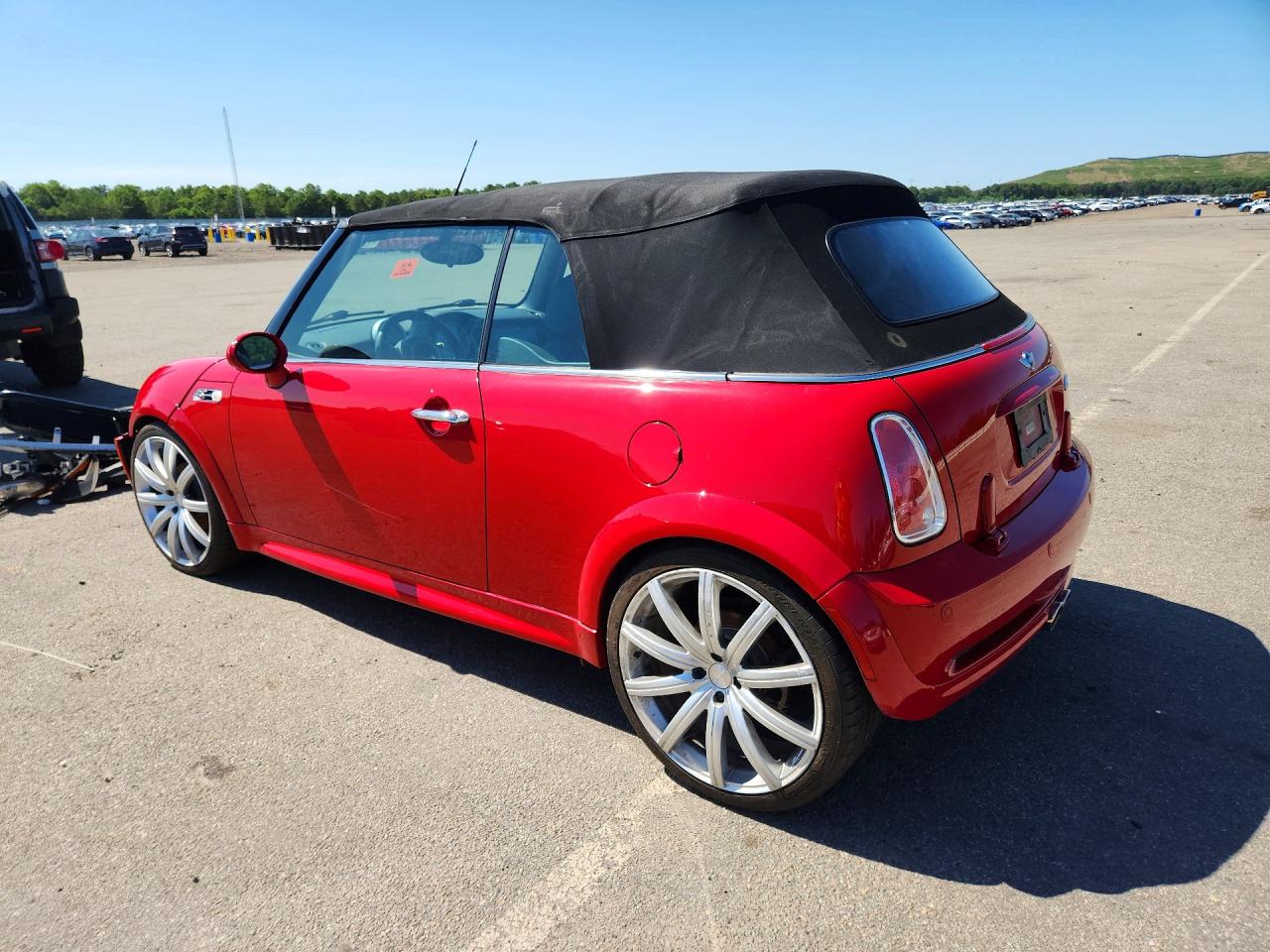 2005 Mini Cooper S Red vin: WMWRH33545TK55956