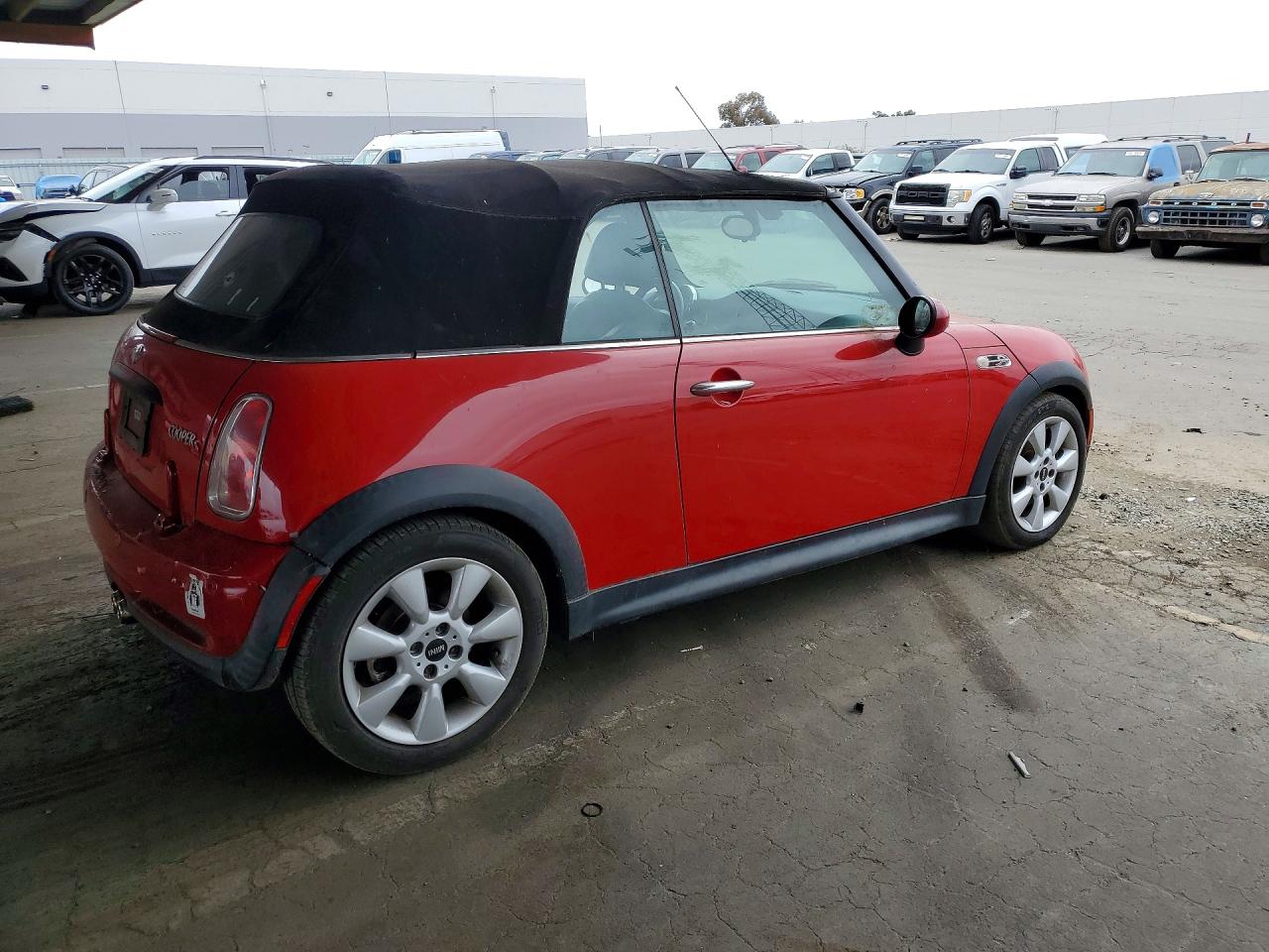 2006 Mini Cooper S Red vin: WMWRH33546TF89179