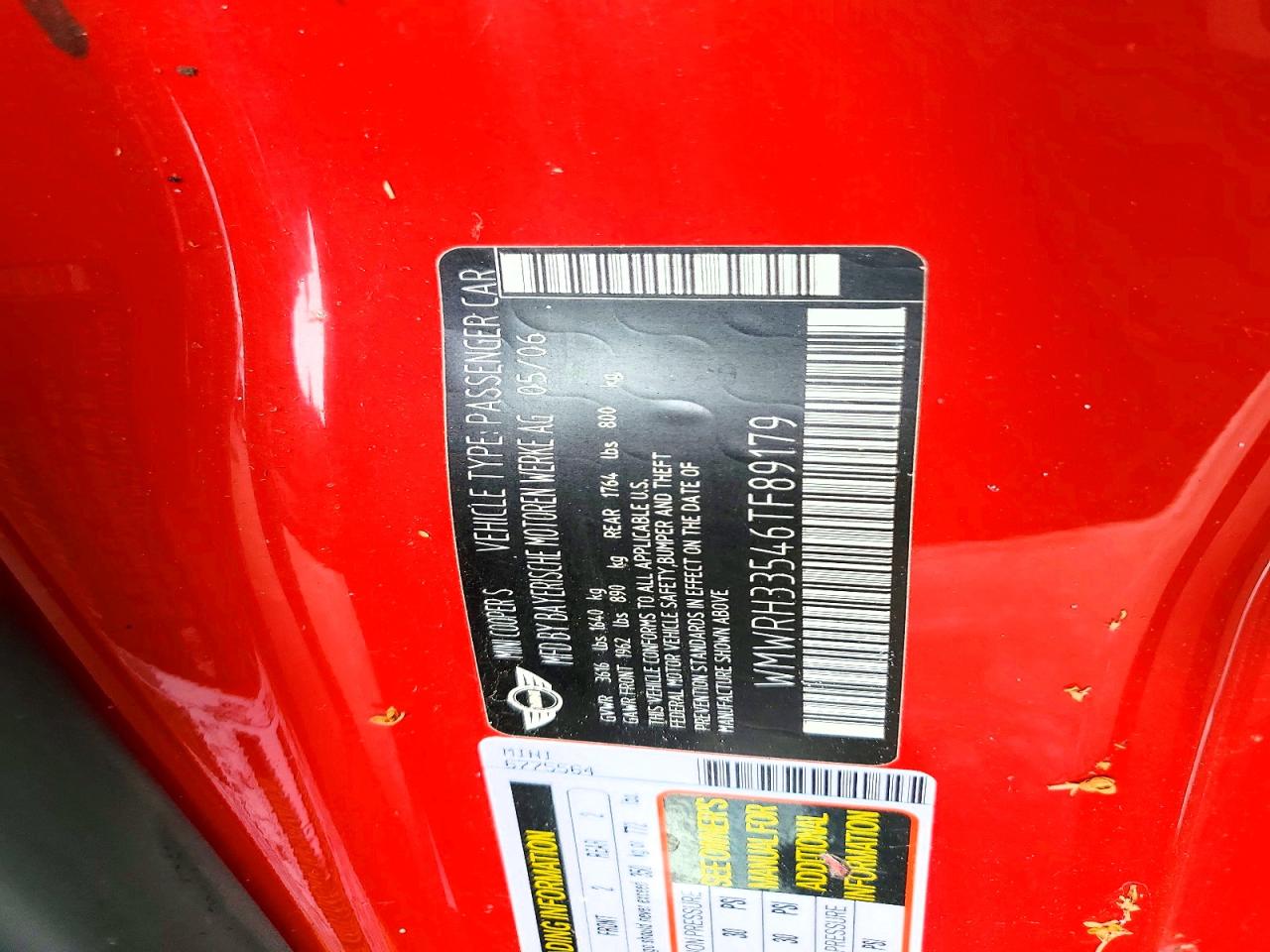 2006 Mini Cooper S Red vin: WMWRH33546TF89179