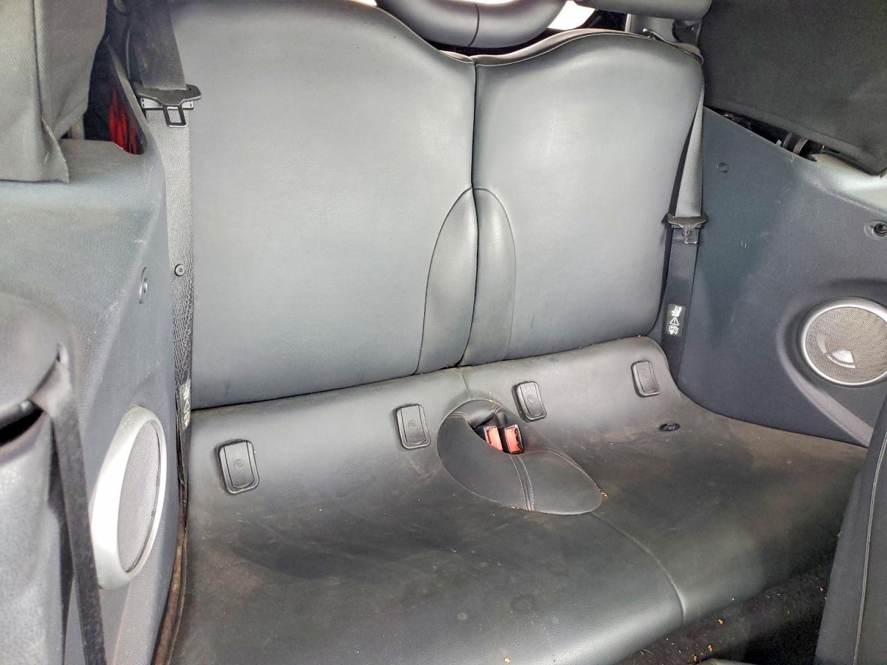 2006 Mini Cooper S Red vin: WMWRH33546TF89179