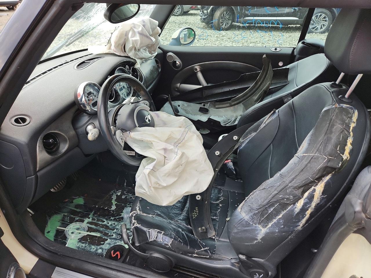 2006 Mini Cooper S Beige vin: WMWRH33546TK57773