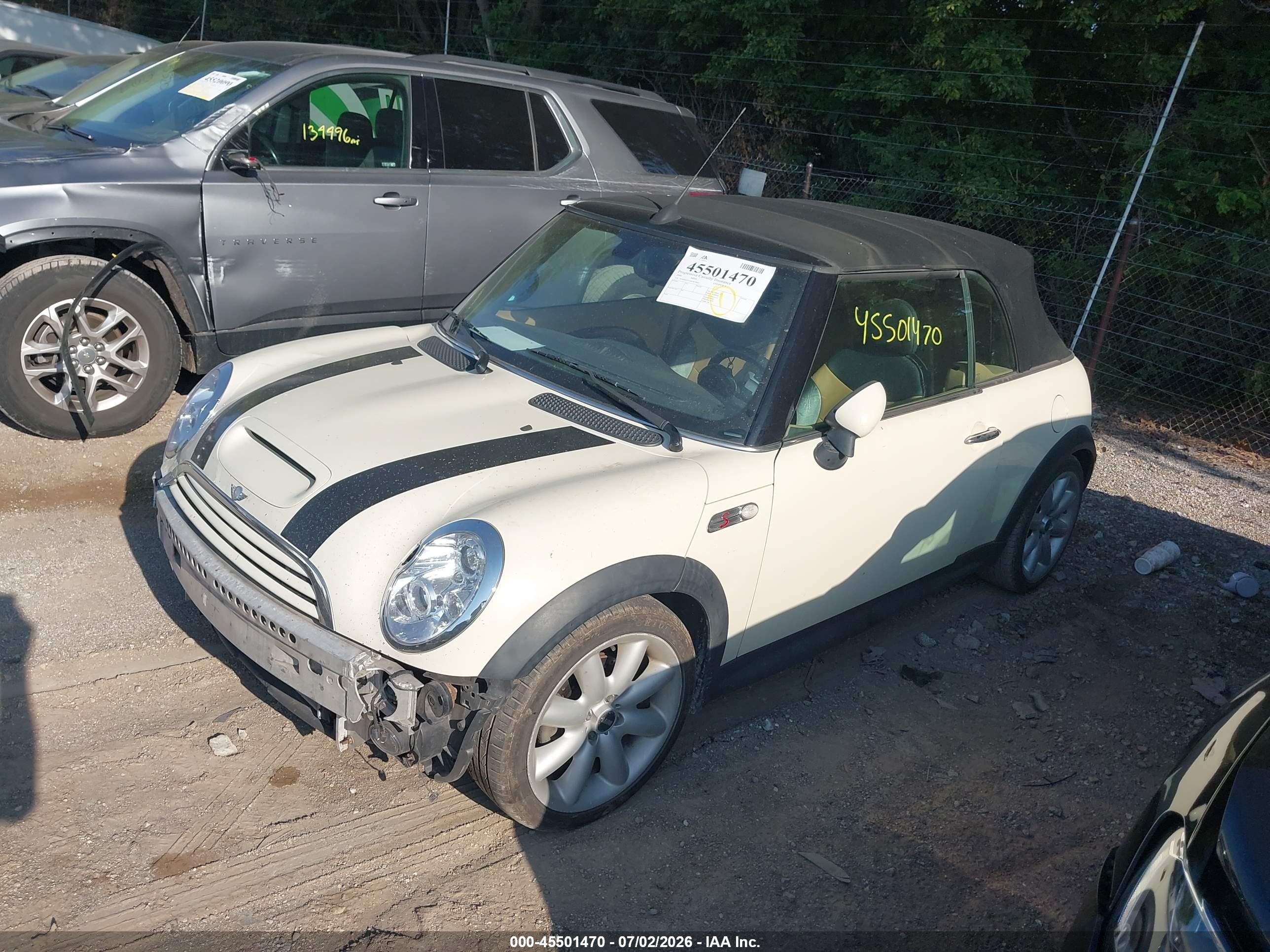 2006 Mini Cooper S   White vin: WMWRH33546TK59832