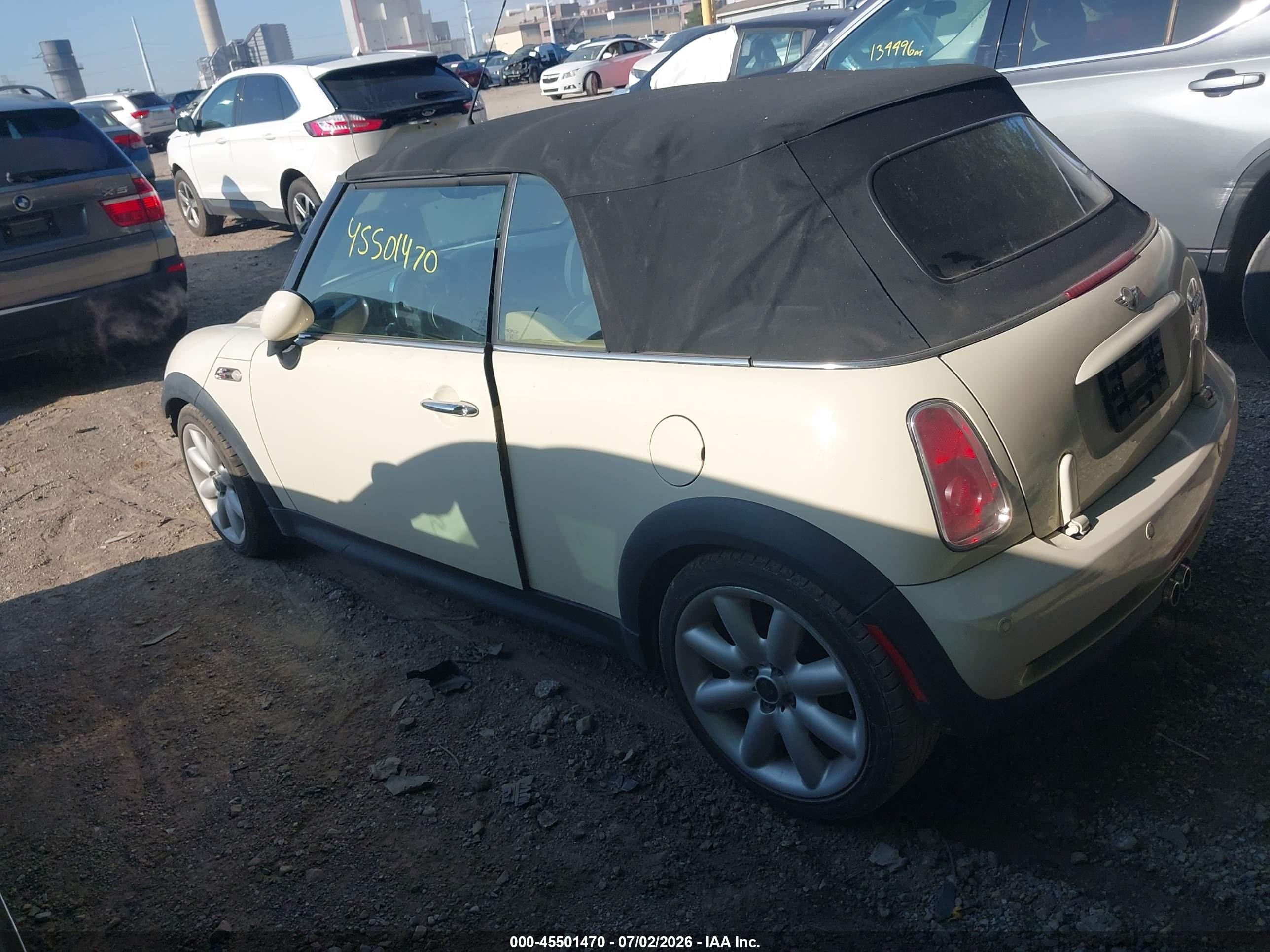 2006 Mini Cooper S   White vin: WMWRH33546TK59832