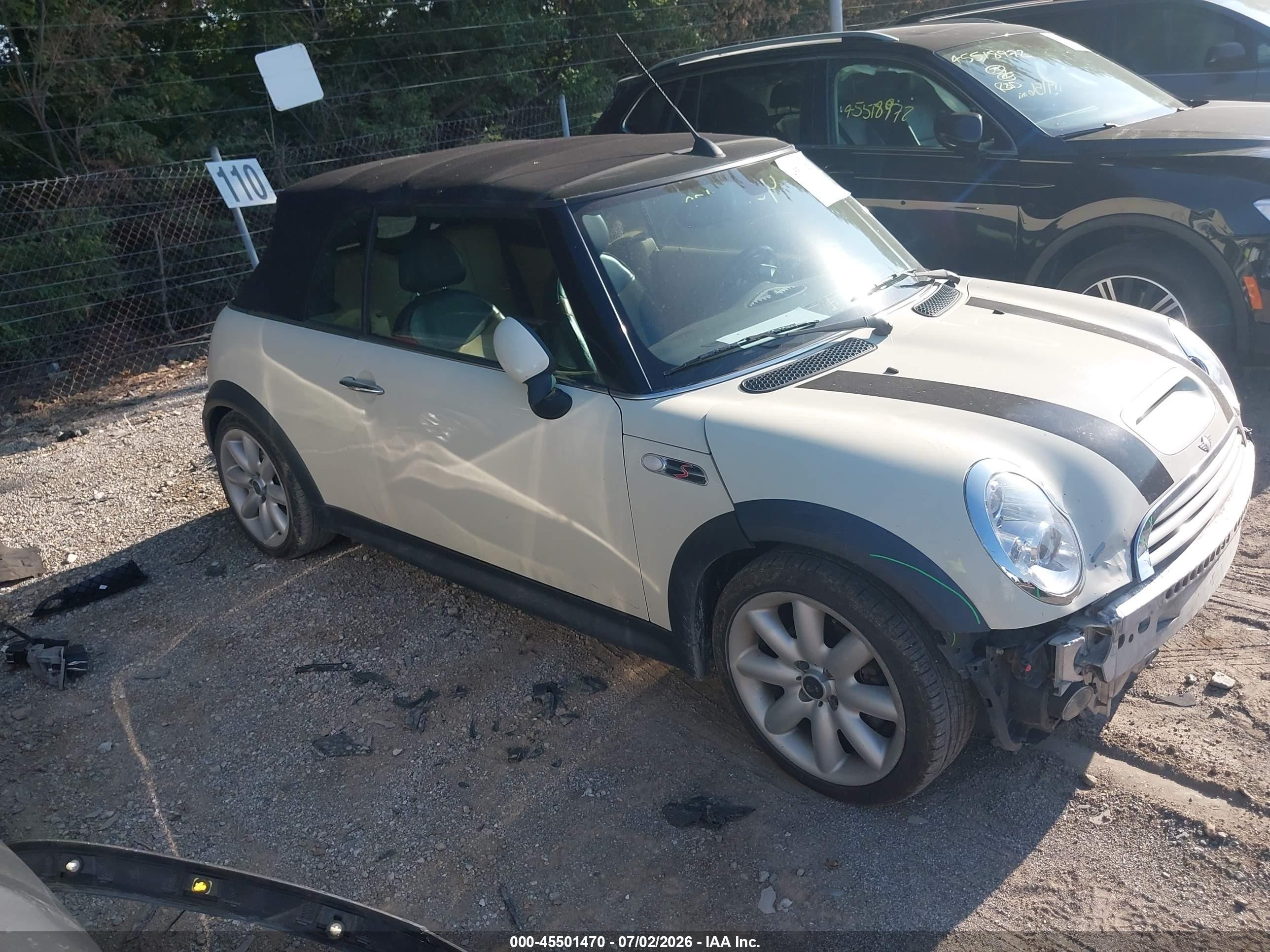 2006 Mini Cooper S   White vin: WMWRH33546TK59832
