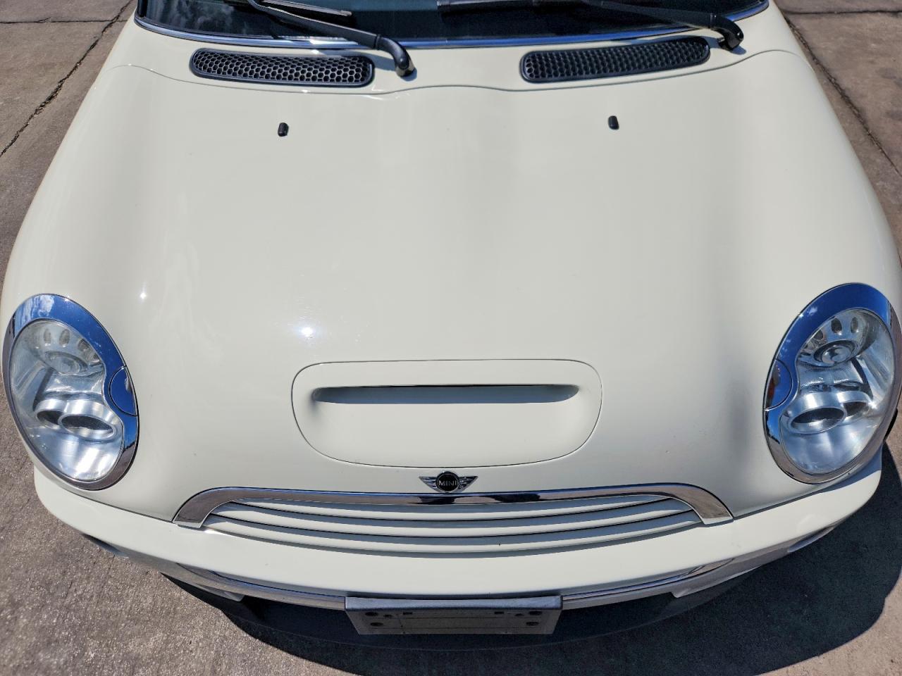 2008 Mini Cooper S White vin: WMWRH33548TU81242