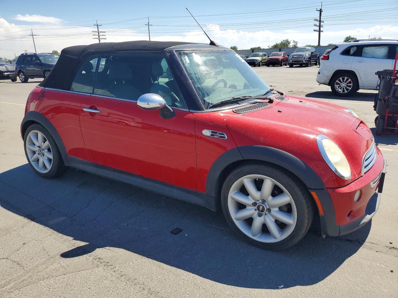 2005 Mini Cooper S Red vin: WMWRH33555TF83745