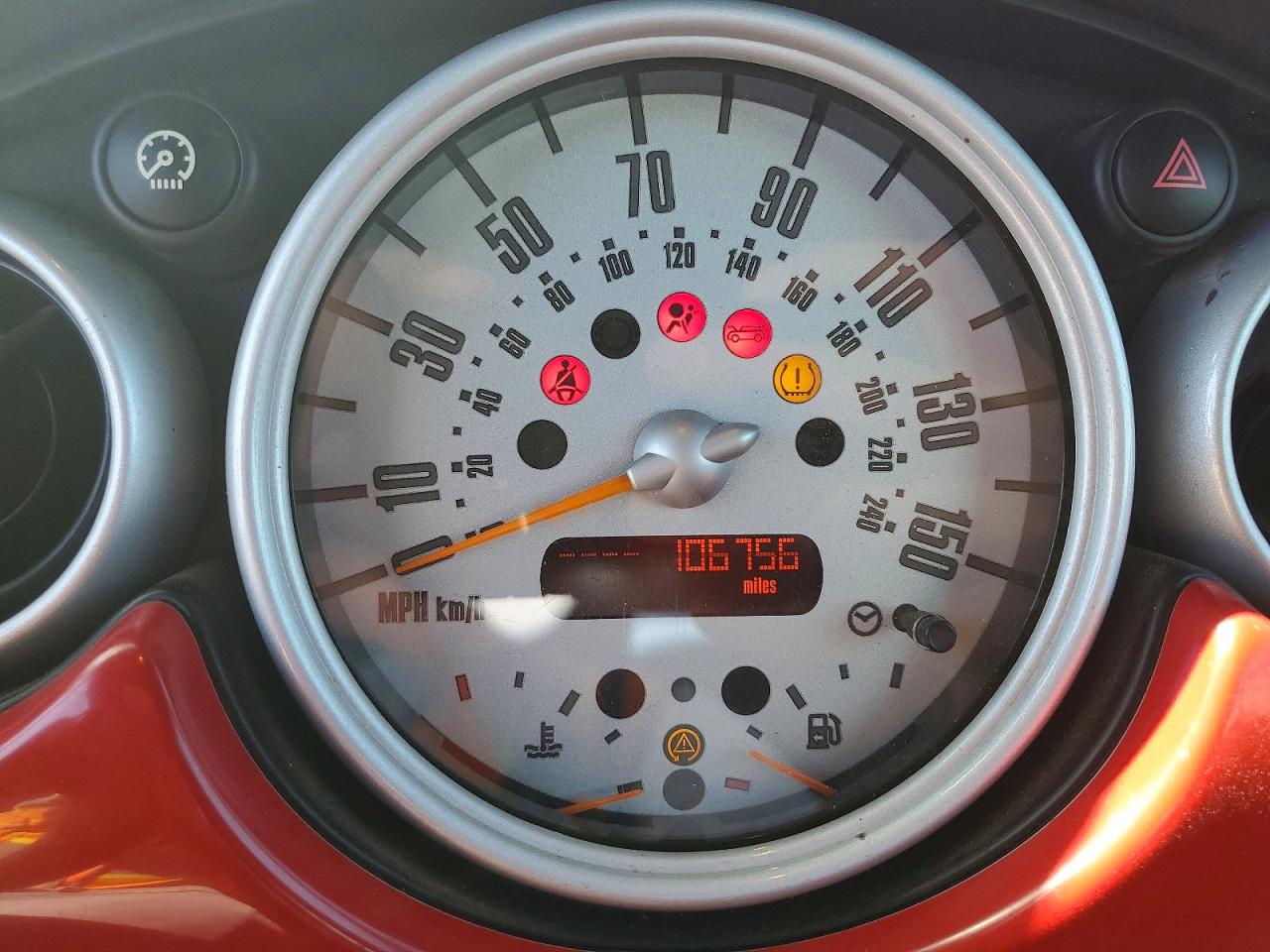 2005 Mini Cooper S Red vin: WMWRH33555TF83745