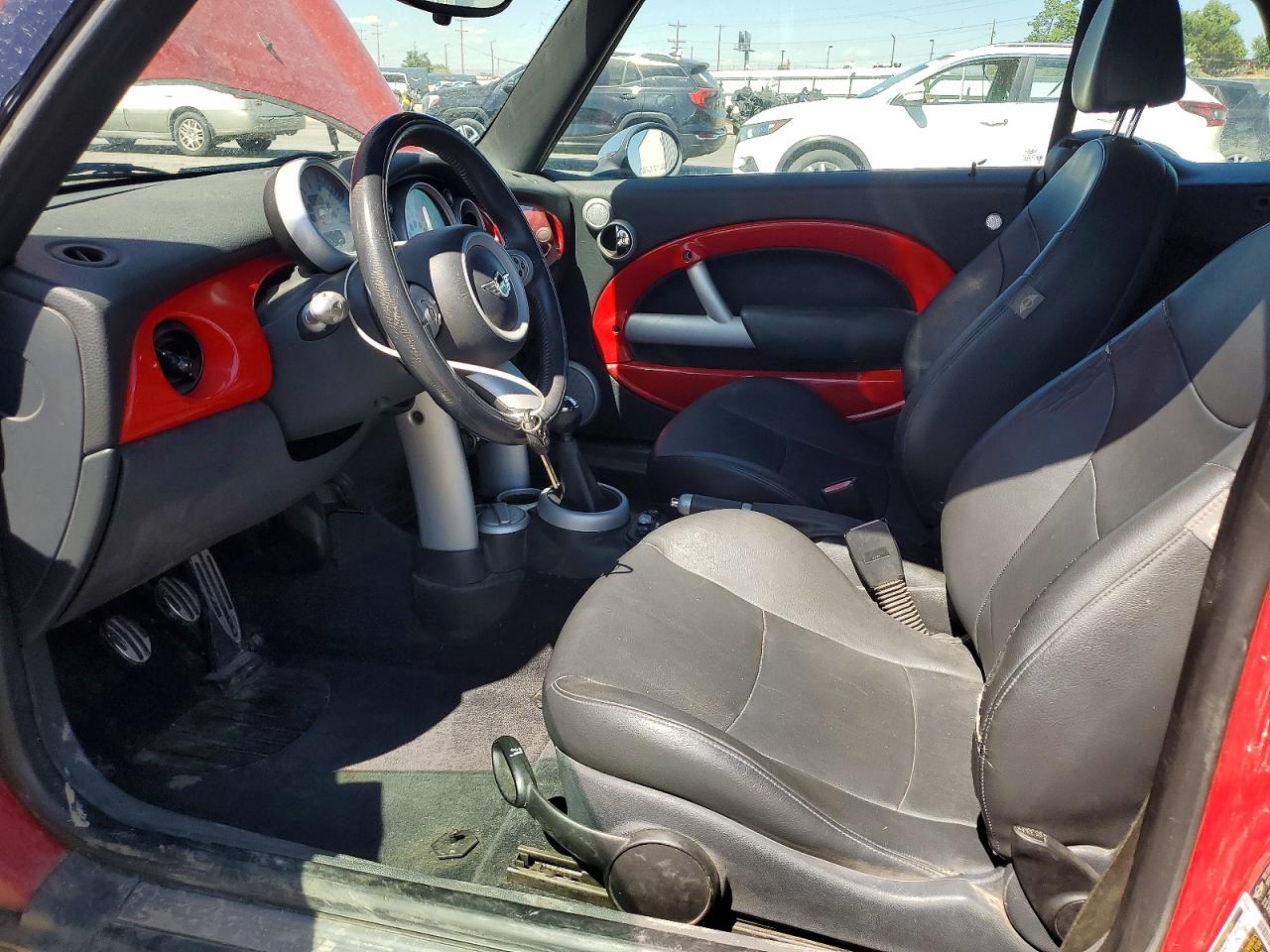 2005 Mini Cooper S Red vin: WMWRH33555TF83745