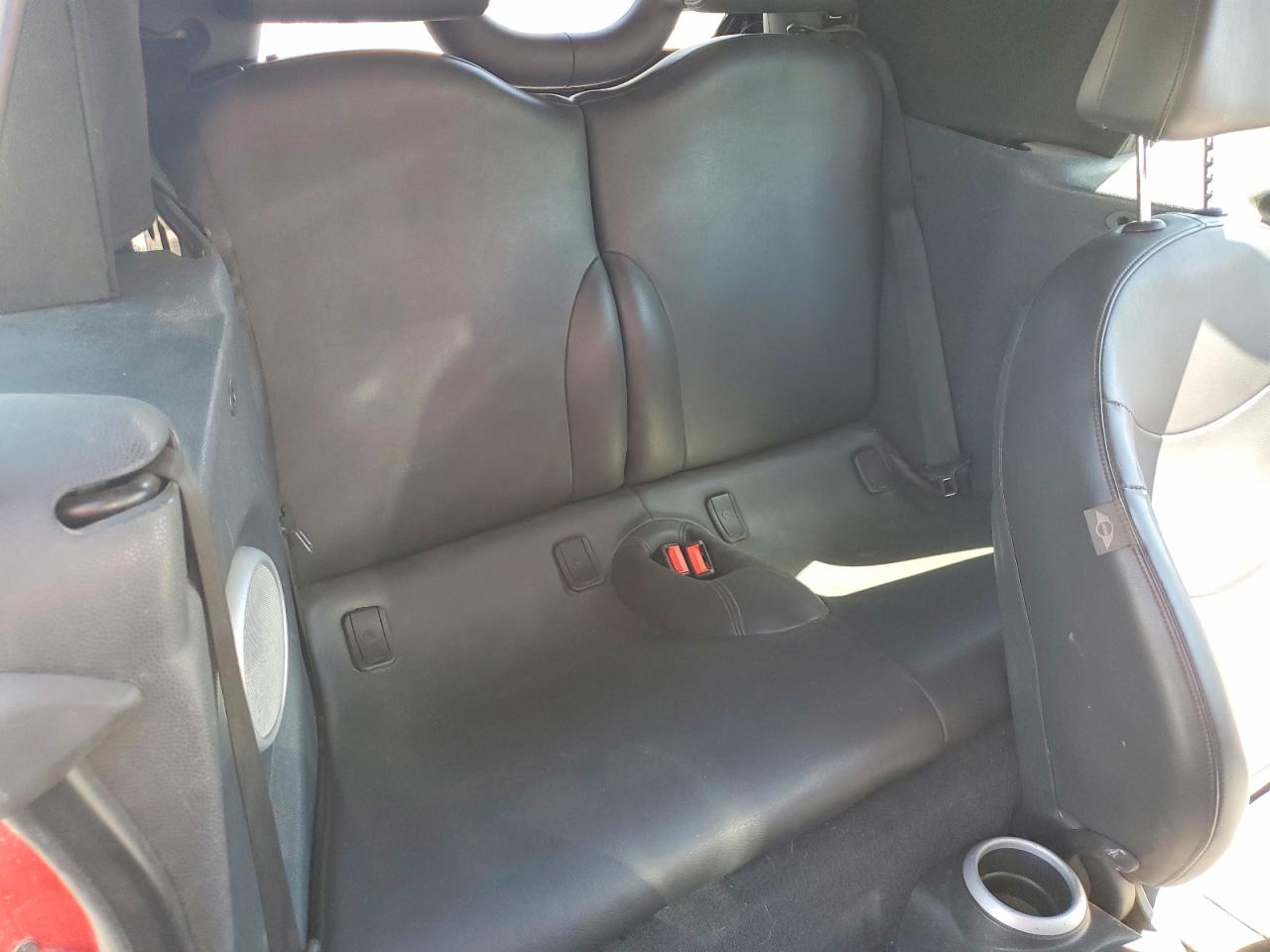 2005 Mini Cooper S Red vin: WMWRH33555TF83745