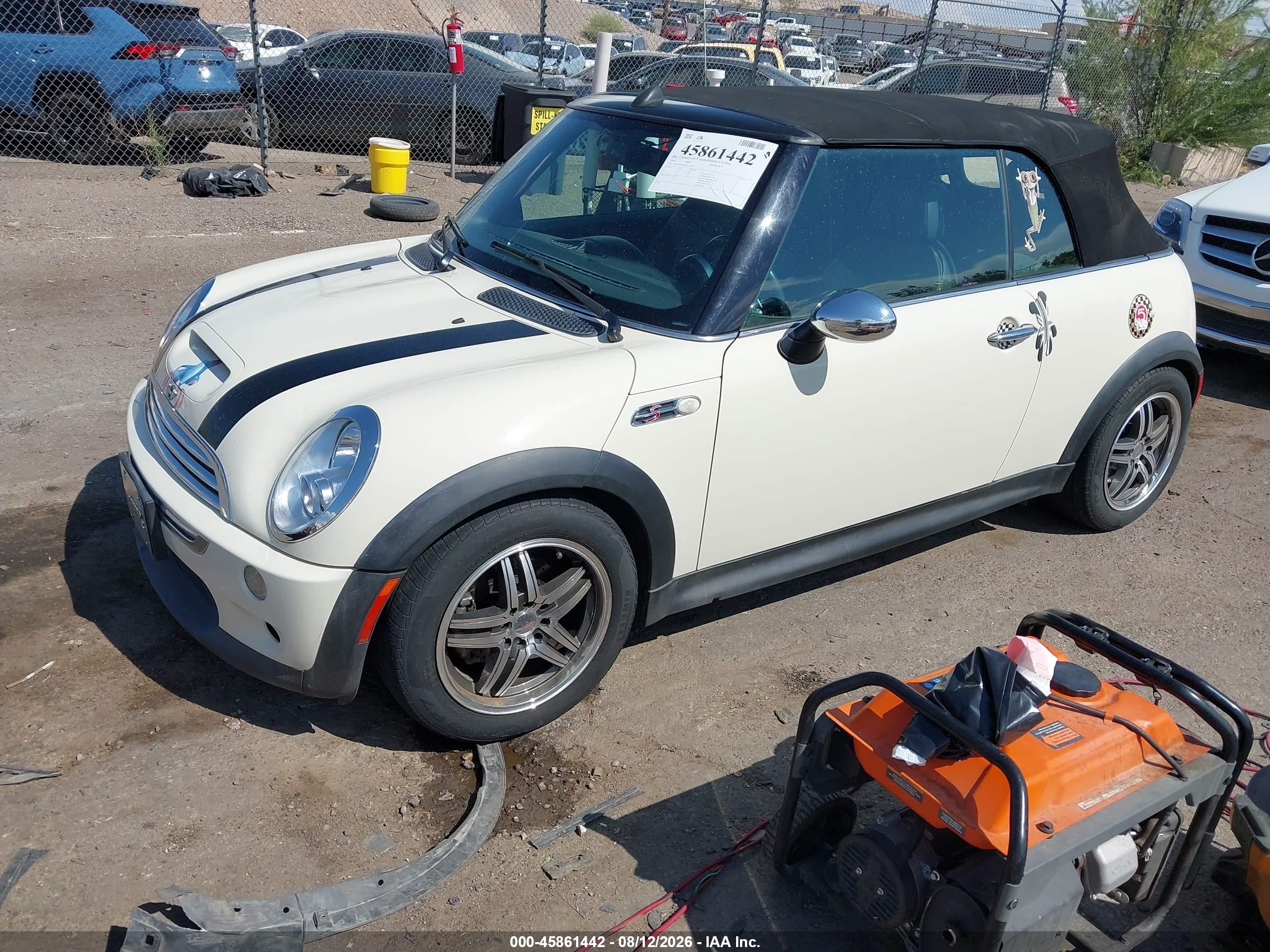 2006 Mini Cooper S   White vin: WMWRH33566TK59041