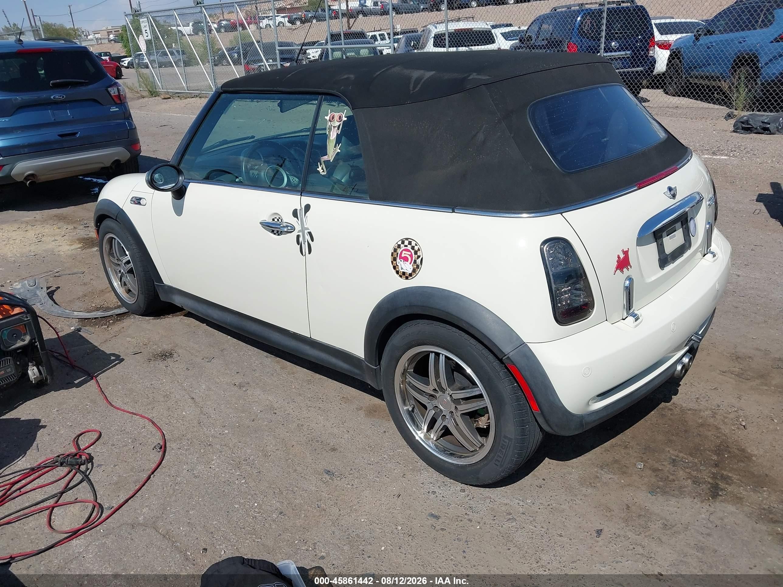 2006 Mini Cooper S   White vin: WMWRH33566TK59041