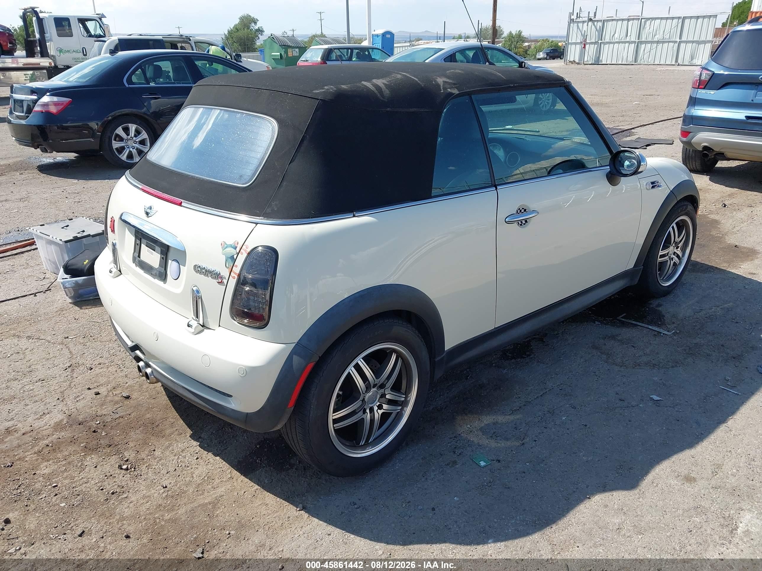 2006 Mini Cooper S   White vin: WMWRH33566TK59041