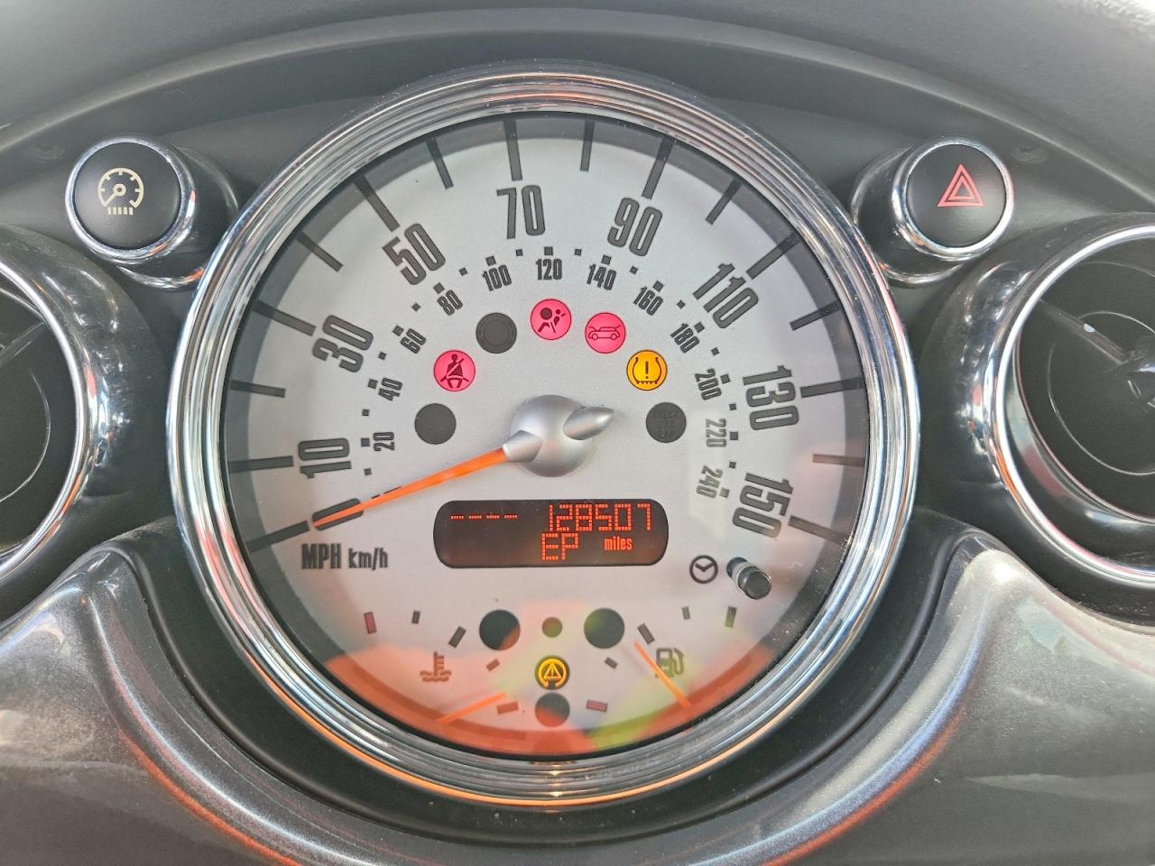 2007 Mini Cooper S Cream vin: WMWRH33567TL94554
