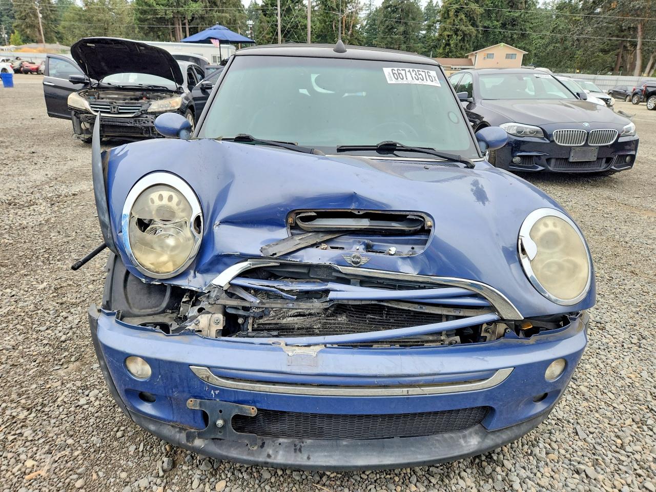 2005 Mini Cooper S Blue vin: WMWRH33575TF85495
