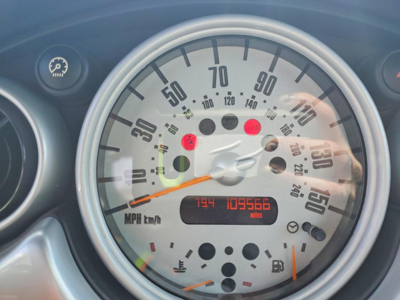 2006 Mini Cooper S Silver vin: WMWRH33576TF86292