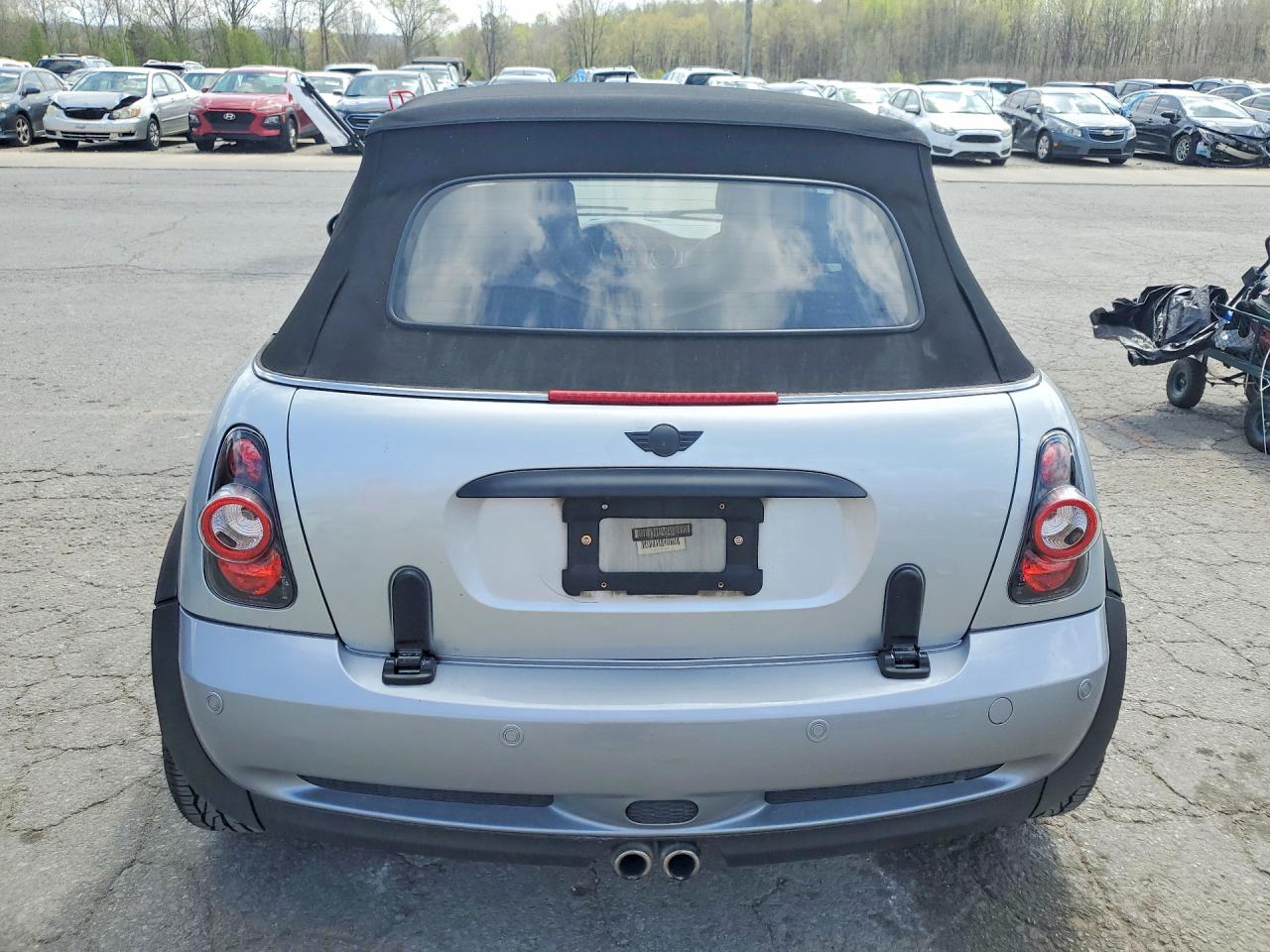 2006 Mini Cooper S Silver vin: WMWRH33576TF86292