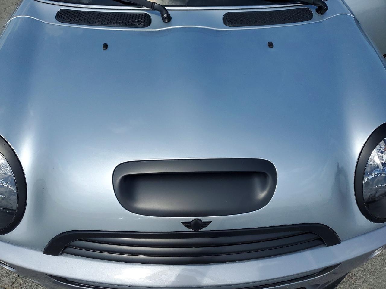 2006 Mini Cooper S Silver vin: WMWRH33576TF86292