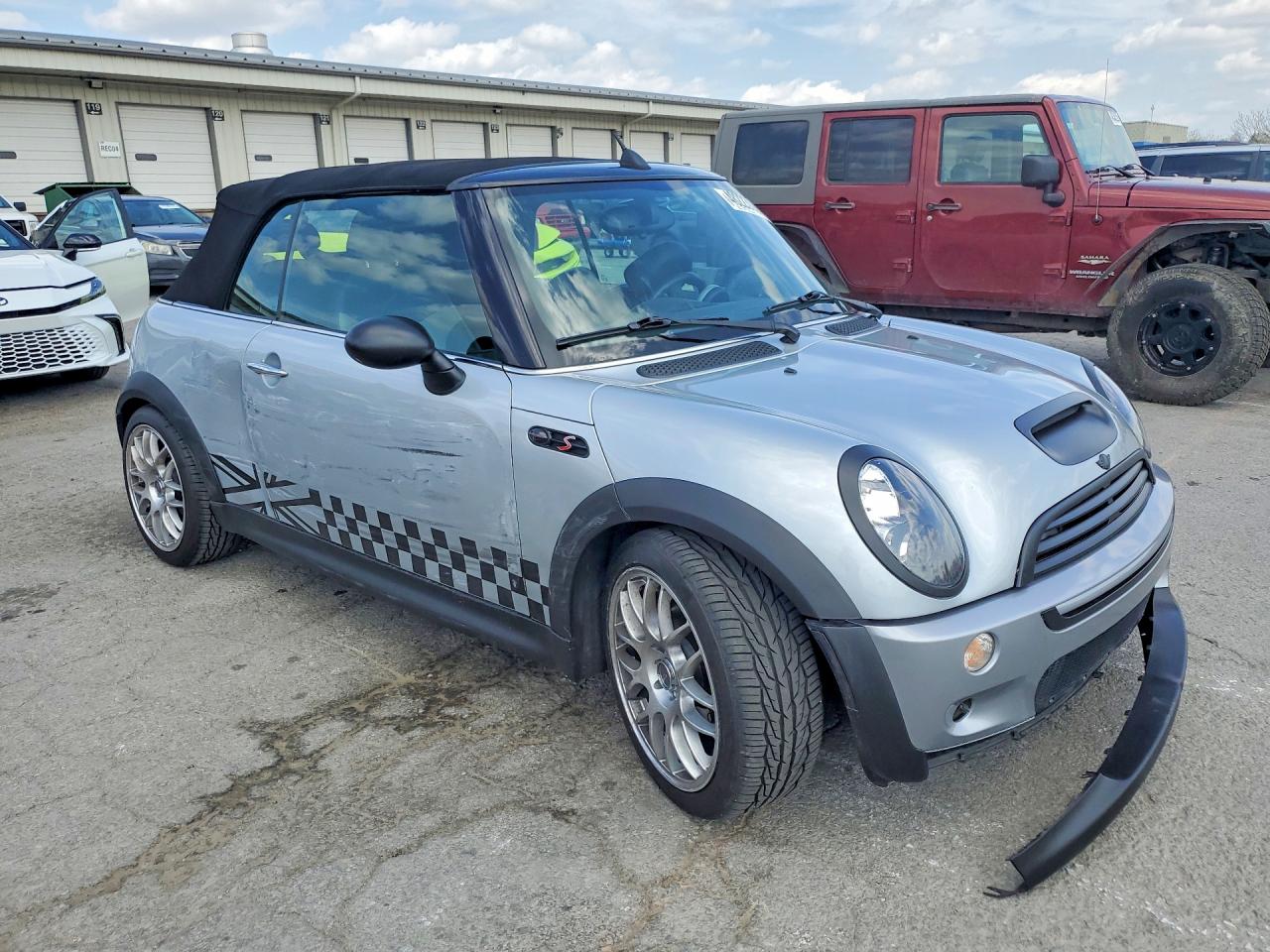2006 Mini Cooper S Silver vin: WMWRH33576TF86292