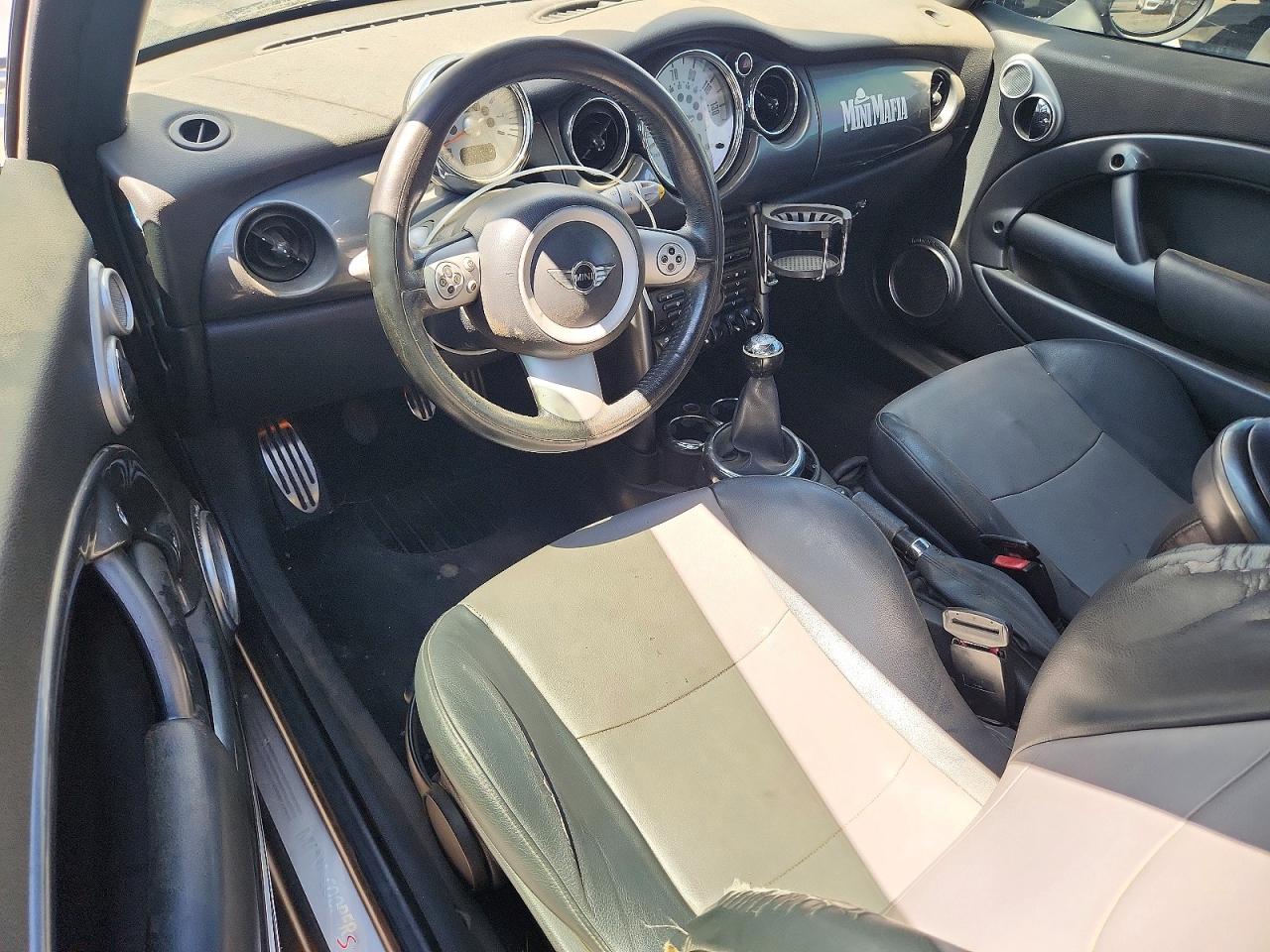2006 Mini Cooper S Silver vin: WMWRH33576TF87846