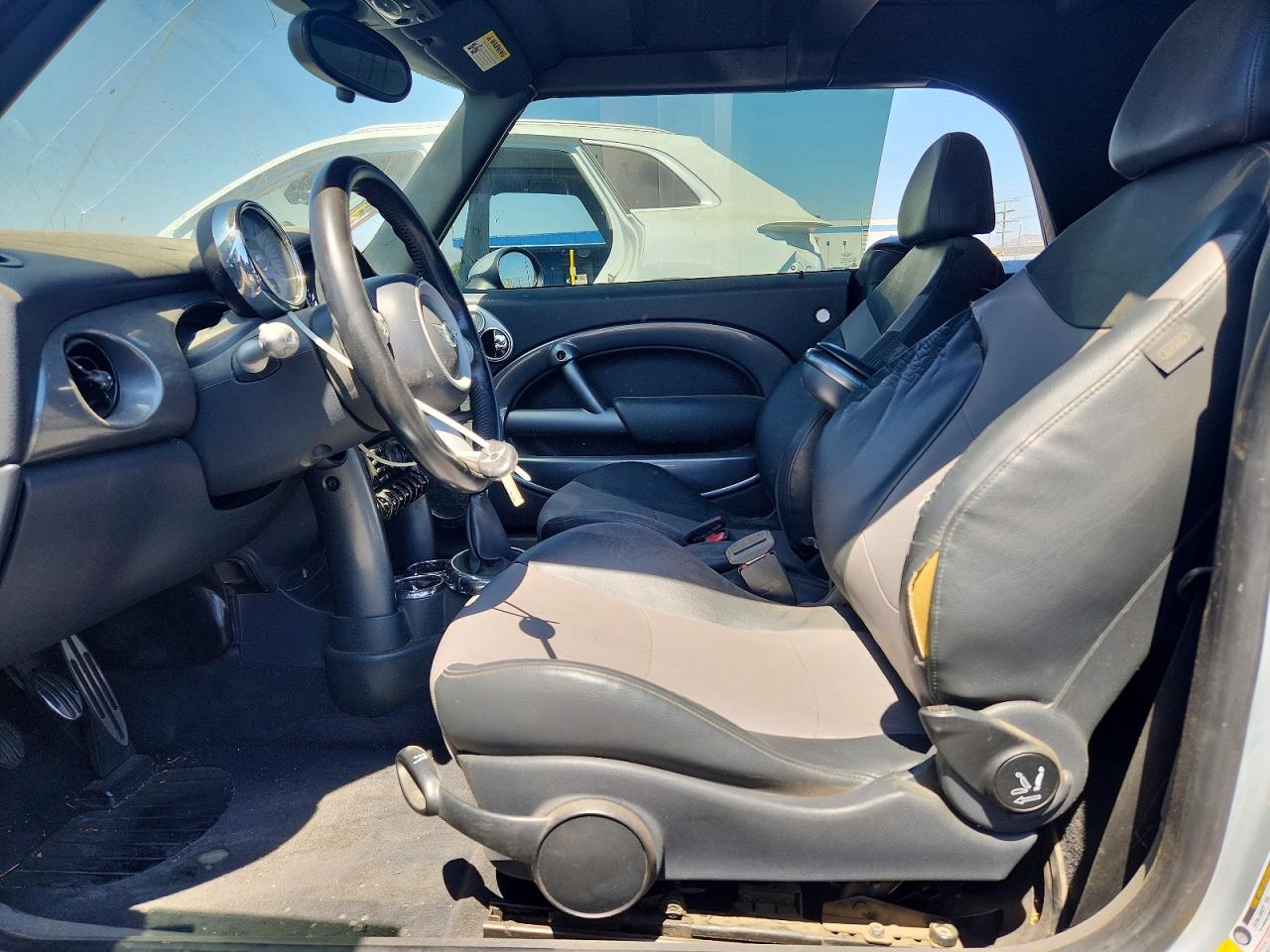 2006 Mini Cooper S Silver vin: WMWRH33576TF87846