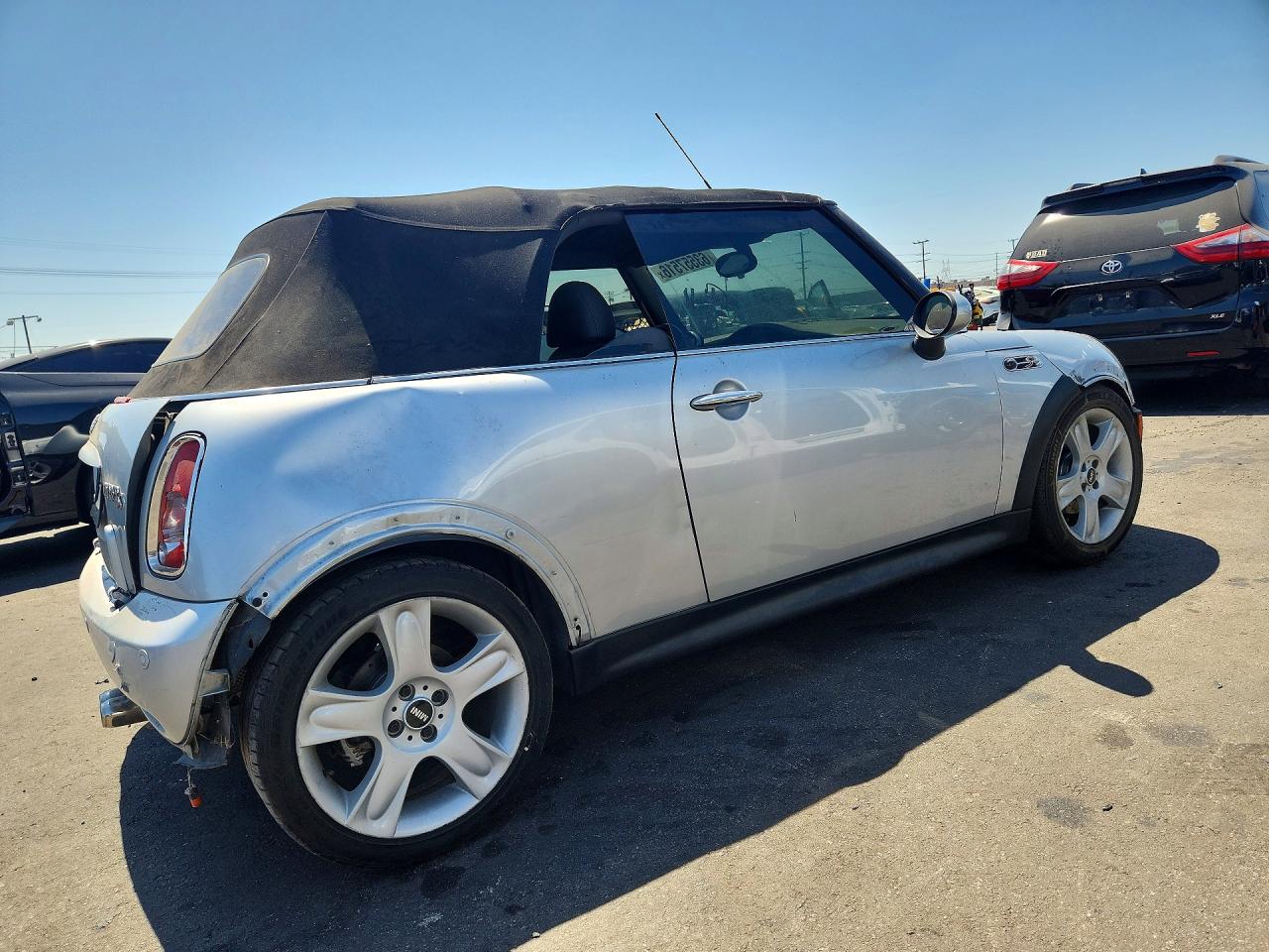 2006 Mini Cooper S Silver vin: WMWRH33576TF87846