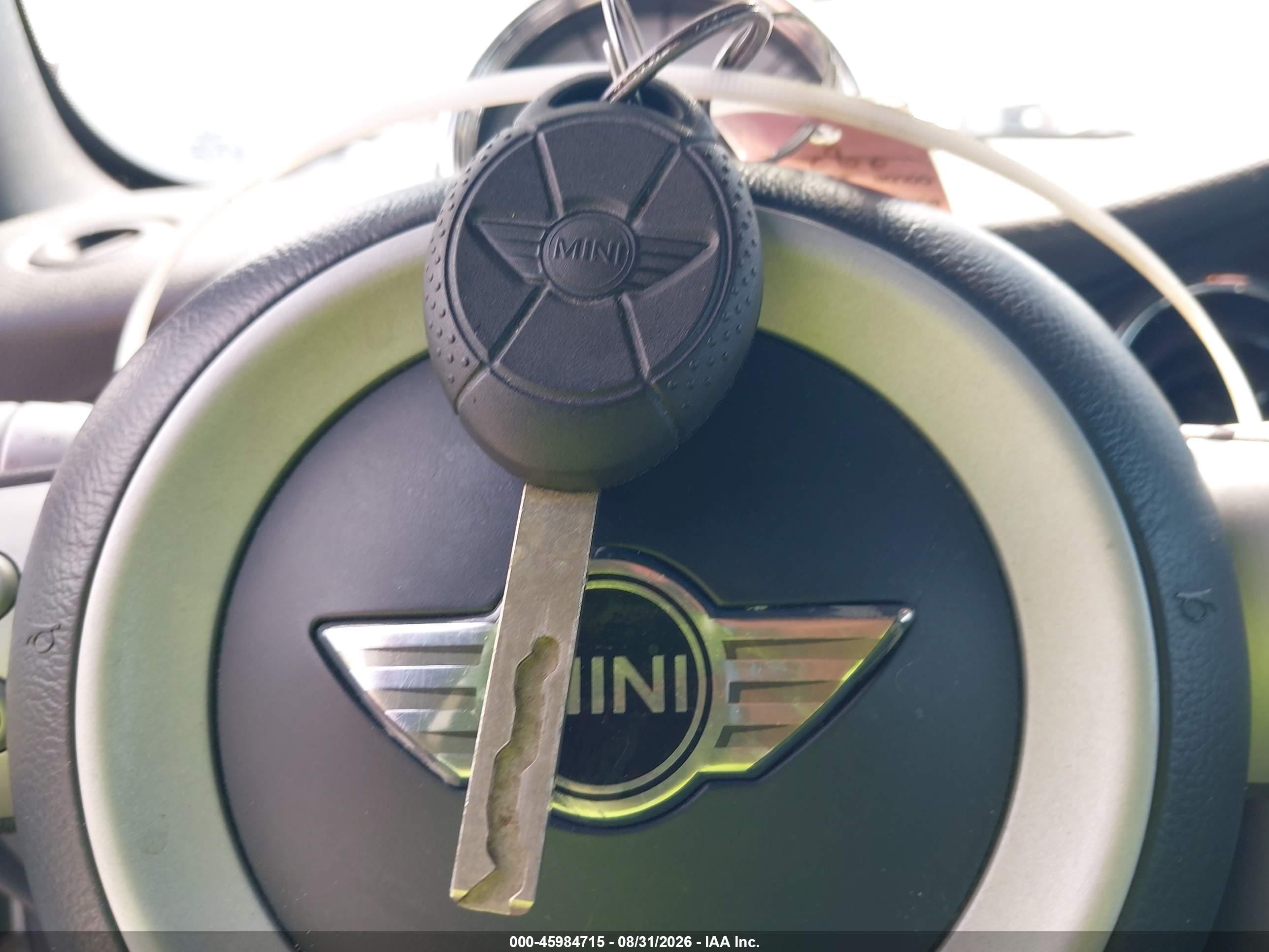 2007 Mini Cooper S   Silver vin: WMWRH33587TJ43759