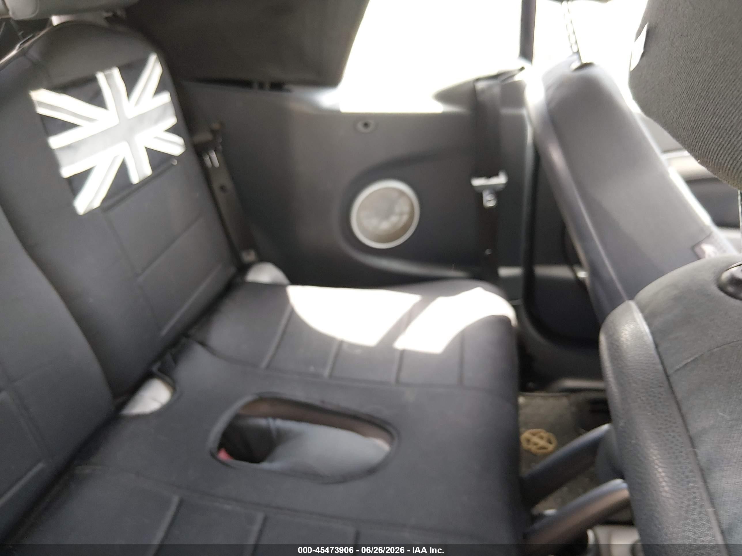 2008 Mini Cooper S   Silver vin: WMWRH33588TU80725