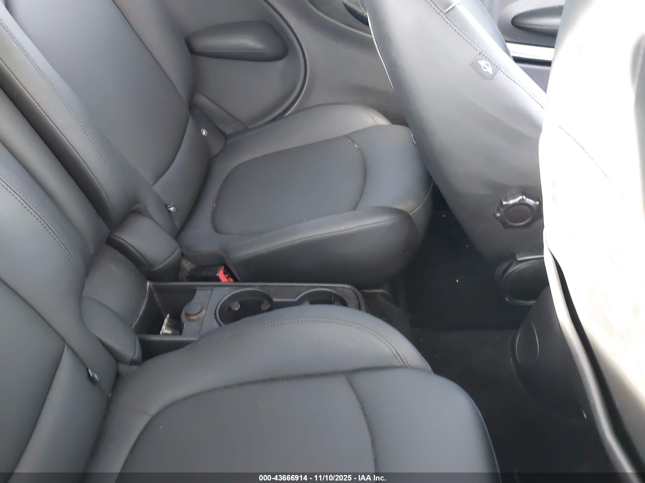 2014 Mini Paceman Cooper Коричневый vin: WMWSS1C51EWN94406