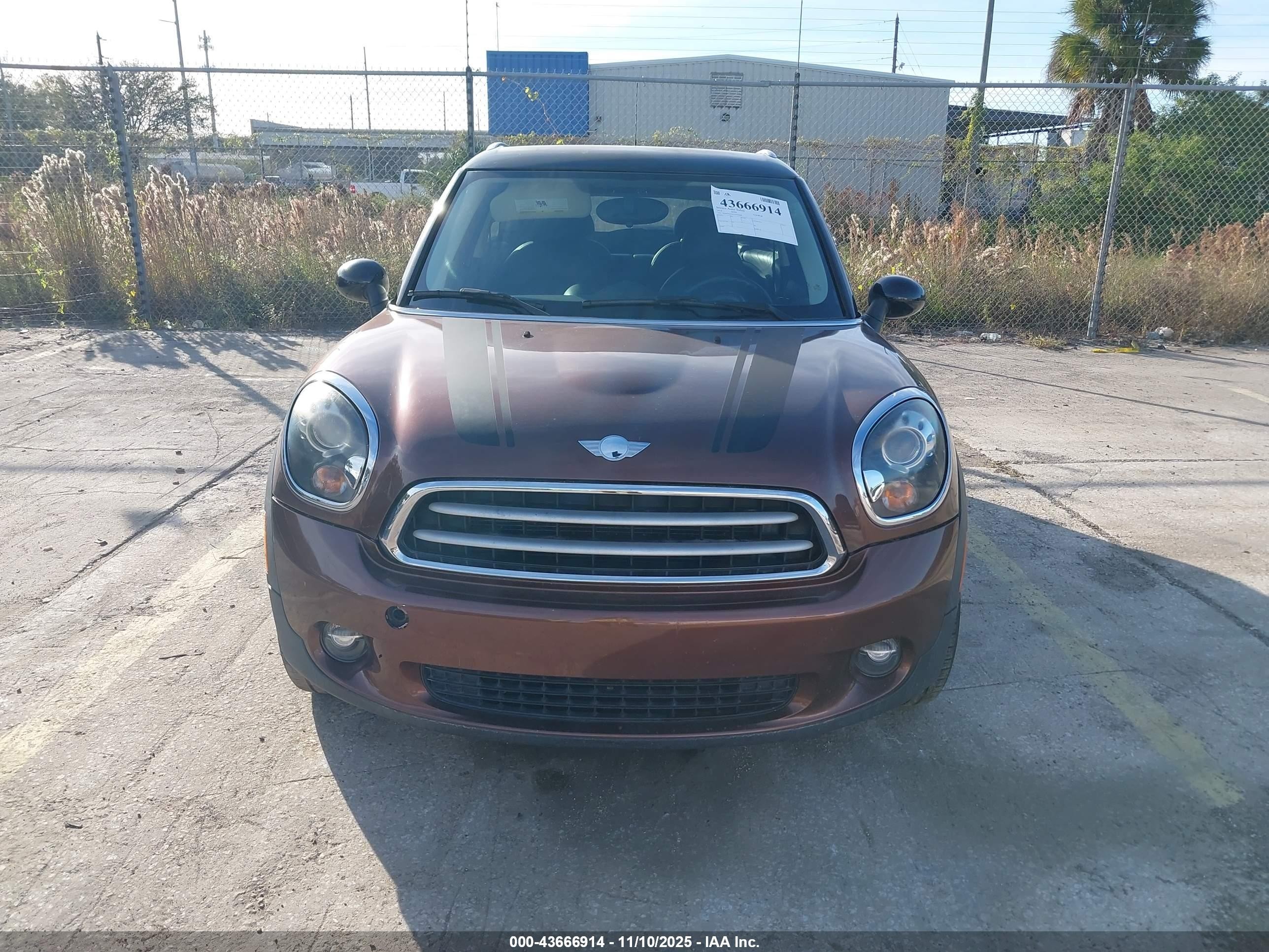 2014 Mini Paceman Cooper Коричневый vin: WMWSS1C51EWN94406