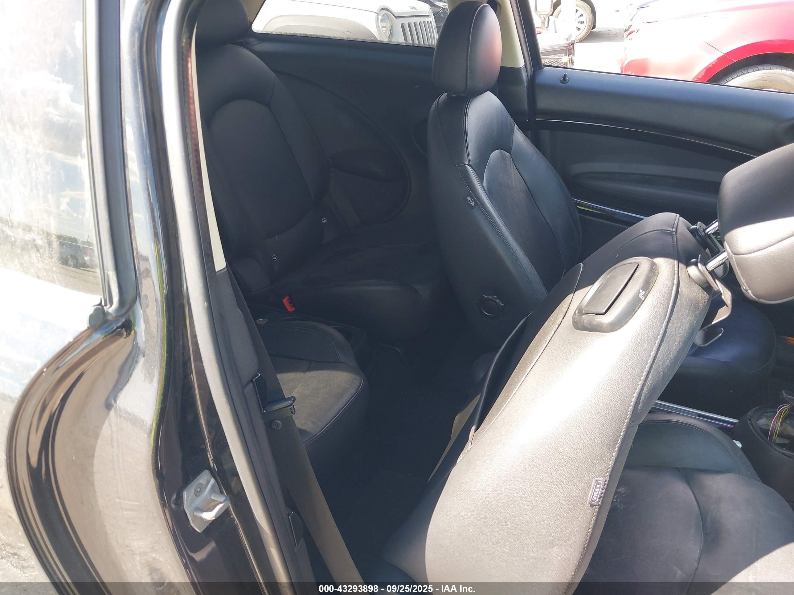 2014 Mini Paceman Cooper Black vin: WMWSS1C51EWN94633