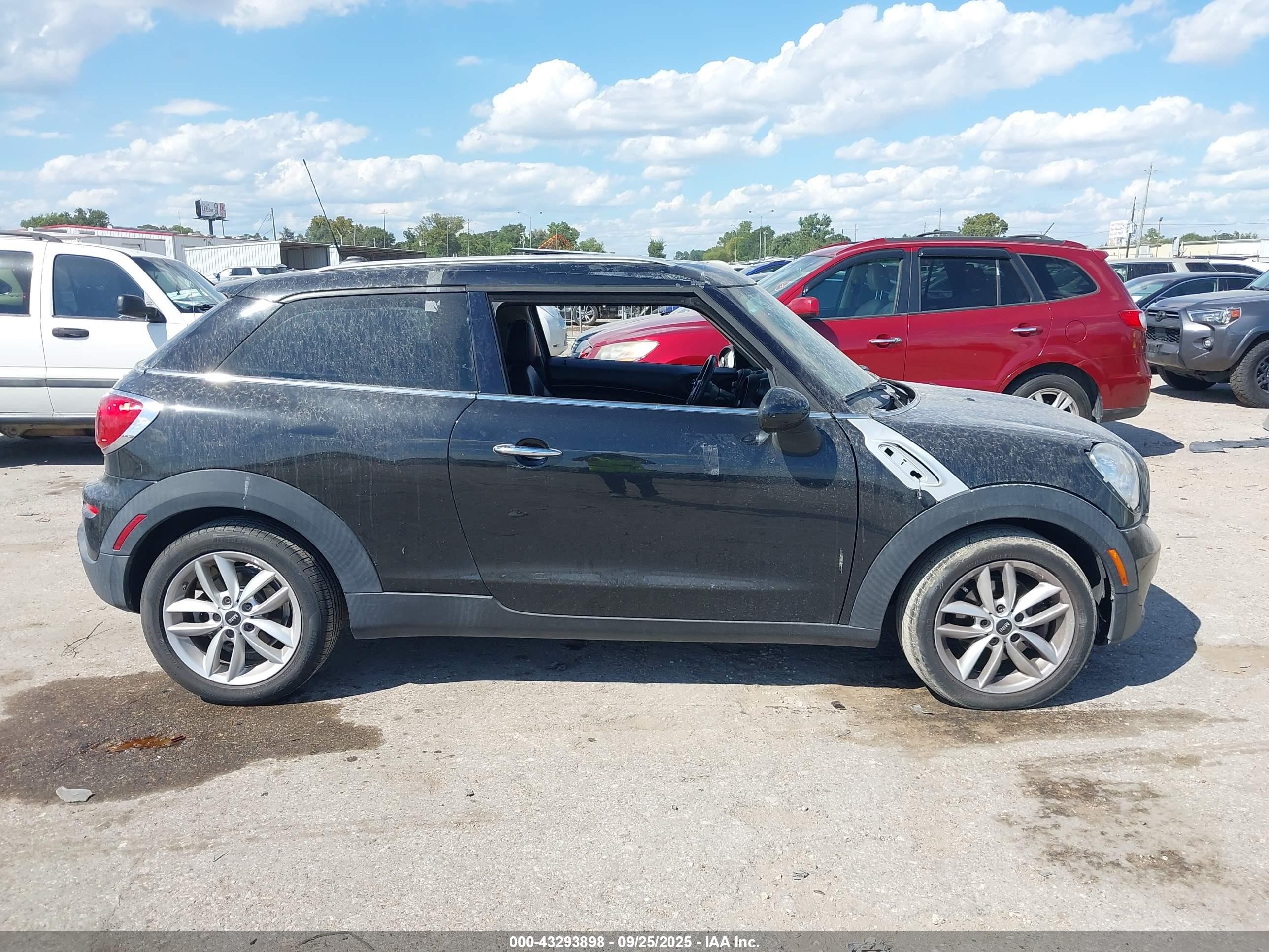 2014 Mini Paceman Cooper Black vin: WMWSS1C51EWN94633