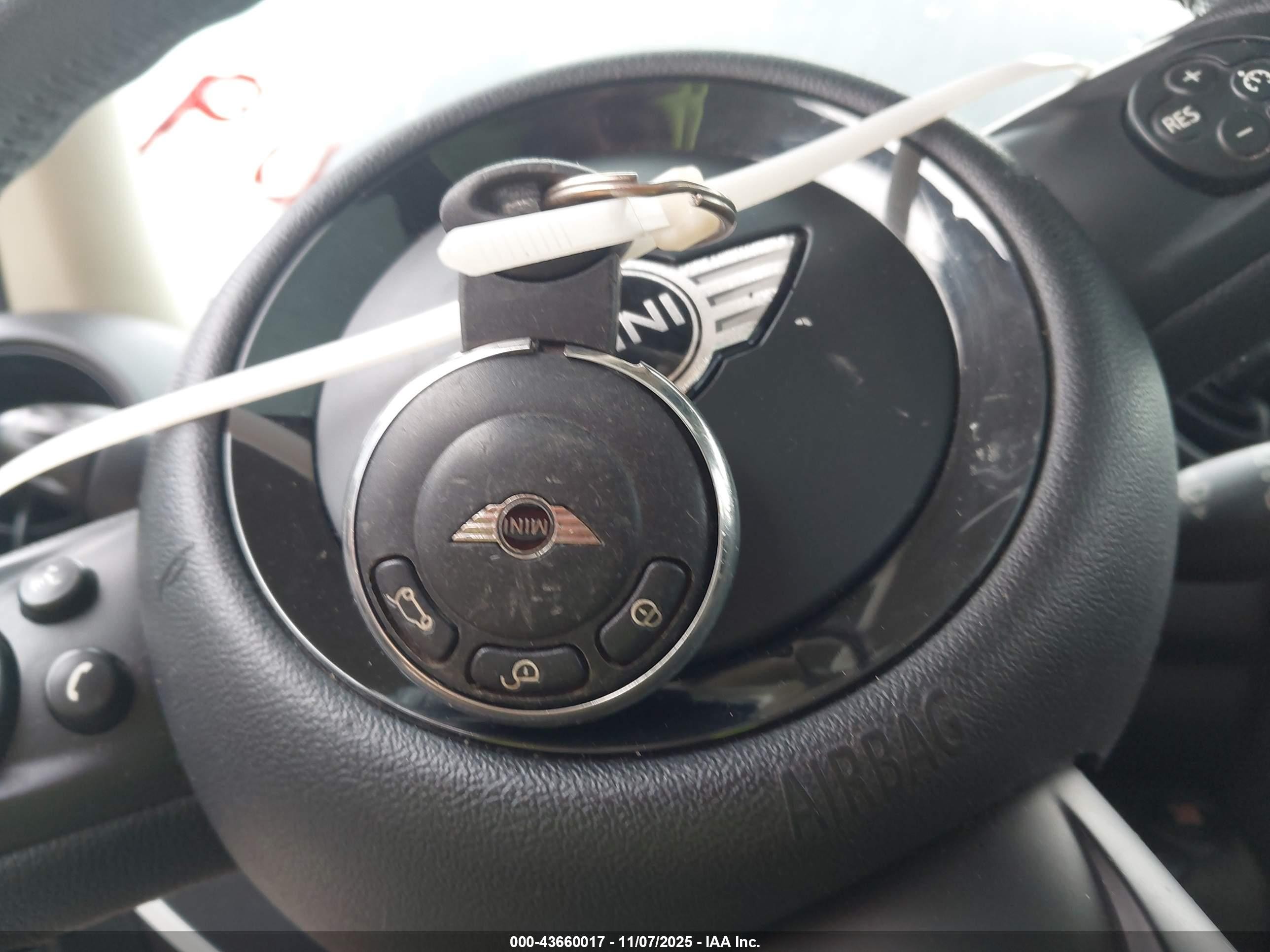 2014 Mini Paceman Cooper Green vin: WMWSS1C51EWN94809
