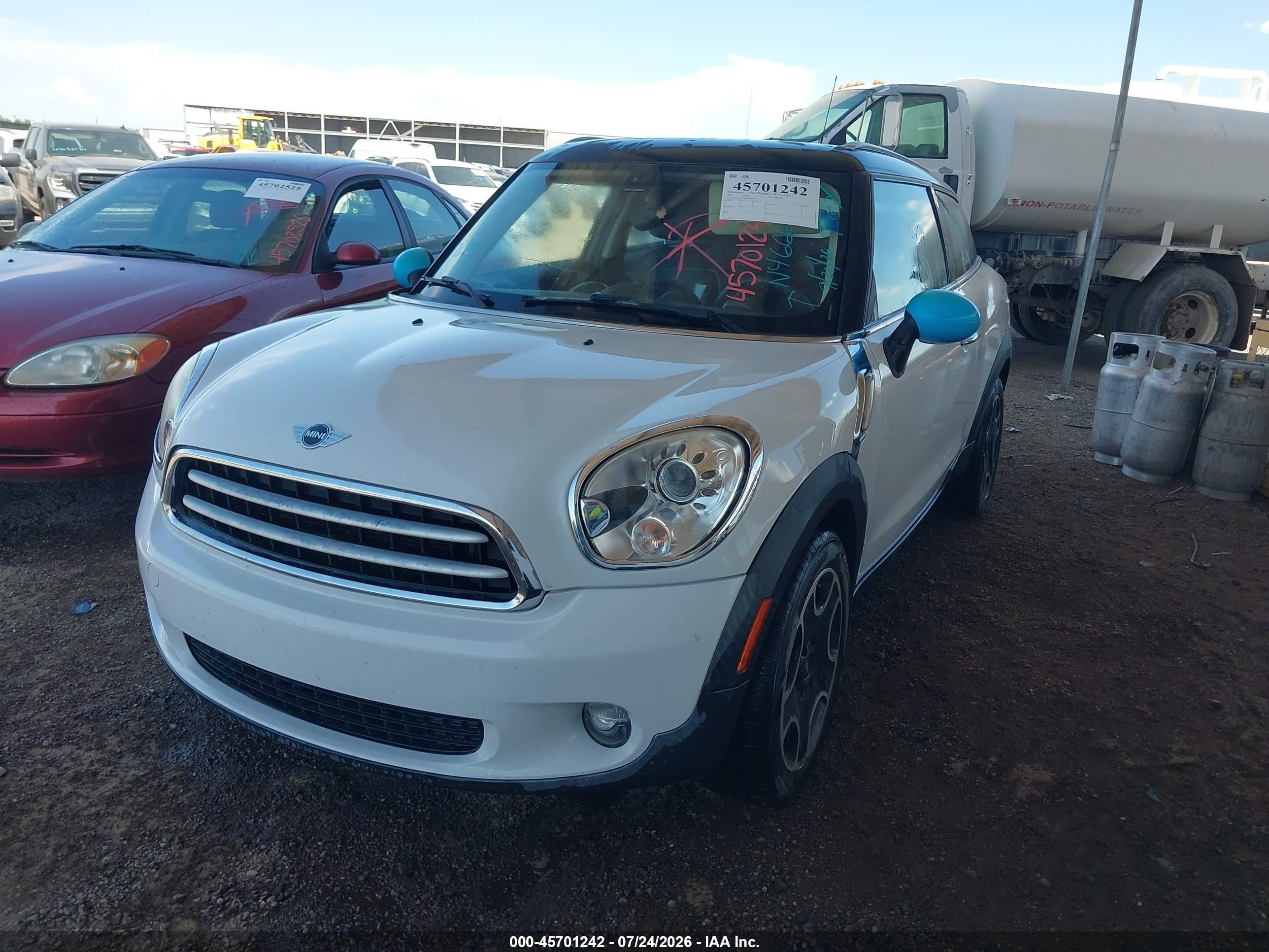 2014 Mini Paceman Cooper White vin: WMWSS1C52EWN46669