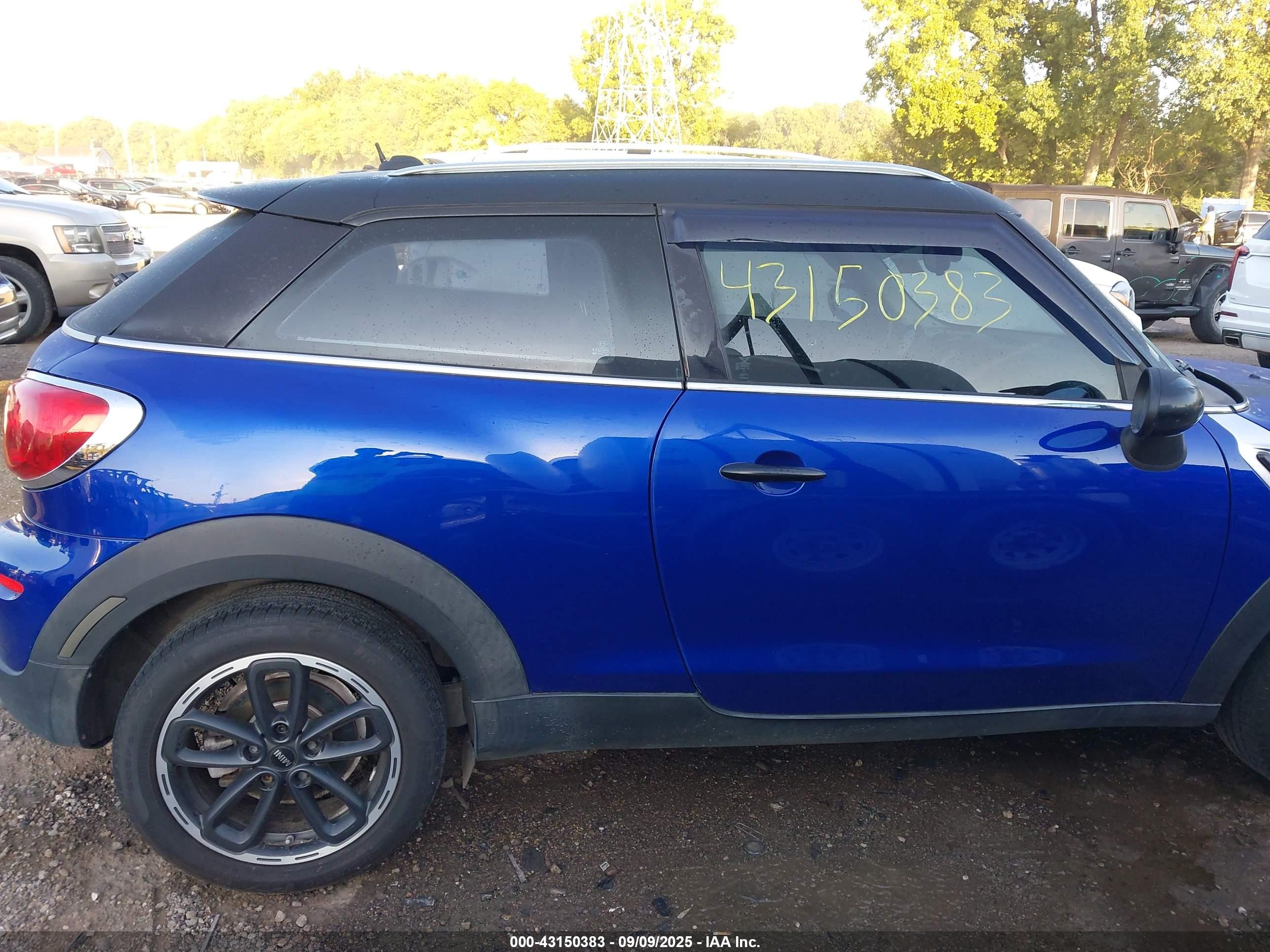 2014 Mini Paceman Cooper Blue vin: WMWSS1C5XEWN94761