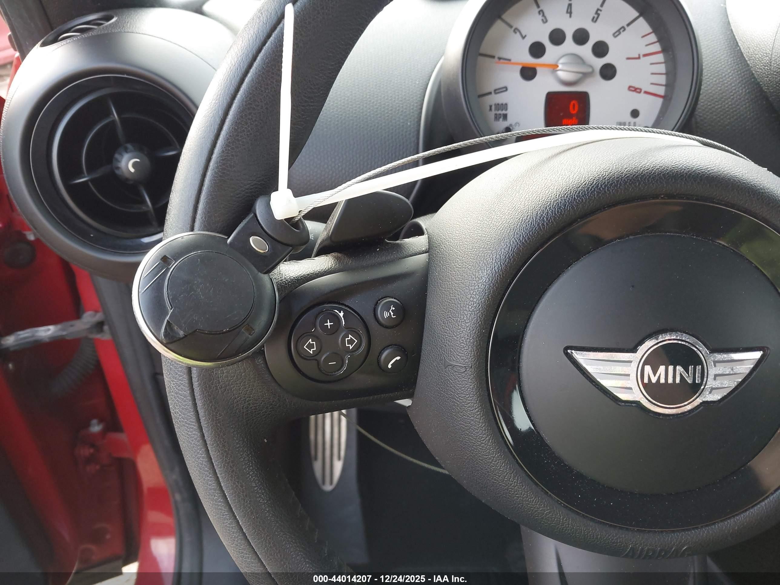 2014 Mini Paceman Cooper S Red vin: WMWSS5C55EWN67135
