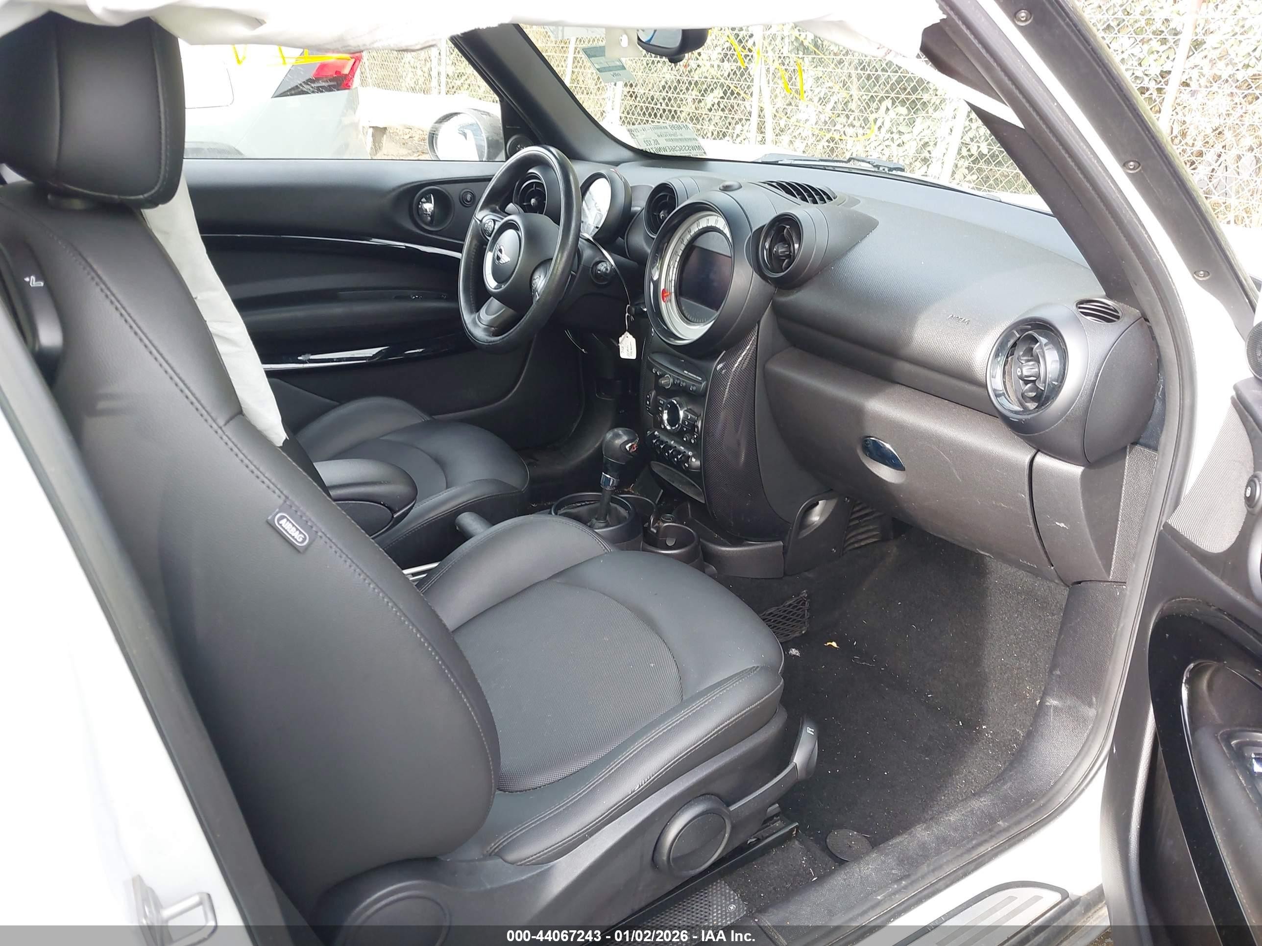 2014 Mini Cooper Paceman   White vin: WMWSS5C56EWN67127