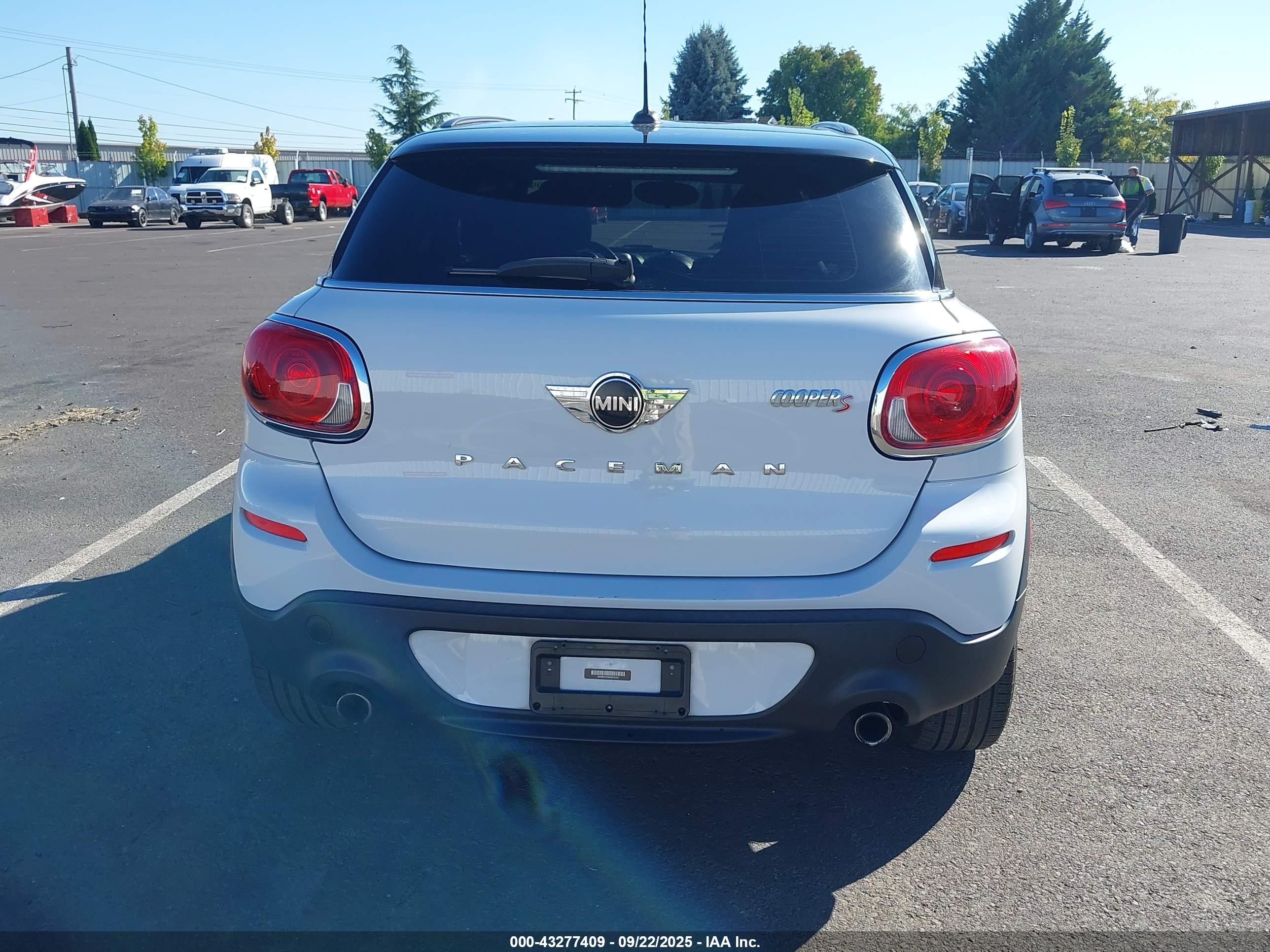 2014 Mini Paceman Cooper S White vin: WMWSS7C56EWN72341