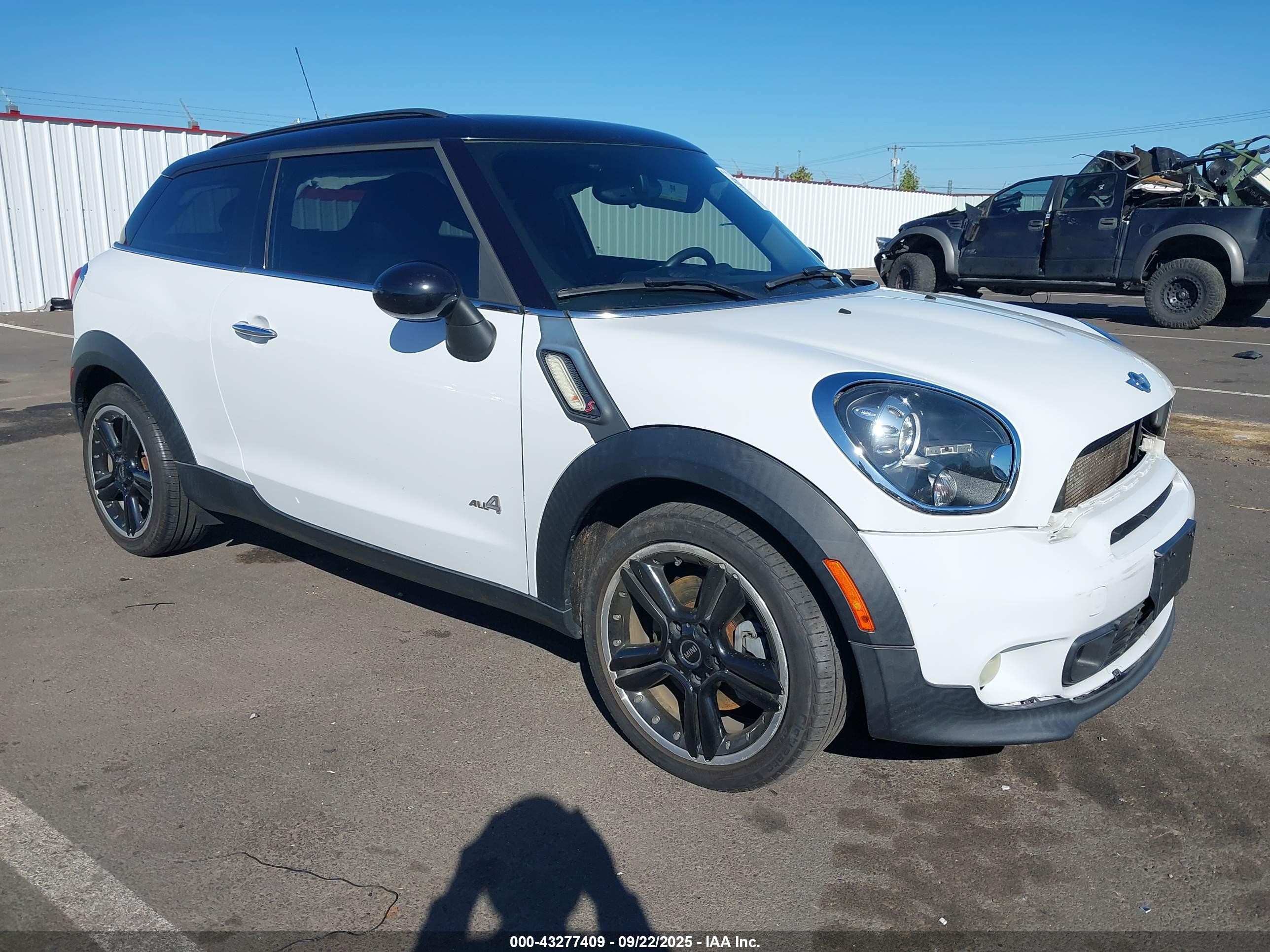 2014 Mini Paceman Cooper S White vin: WMWSS7C56EWN72341