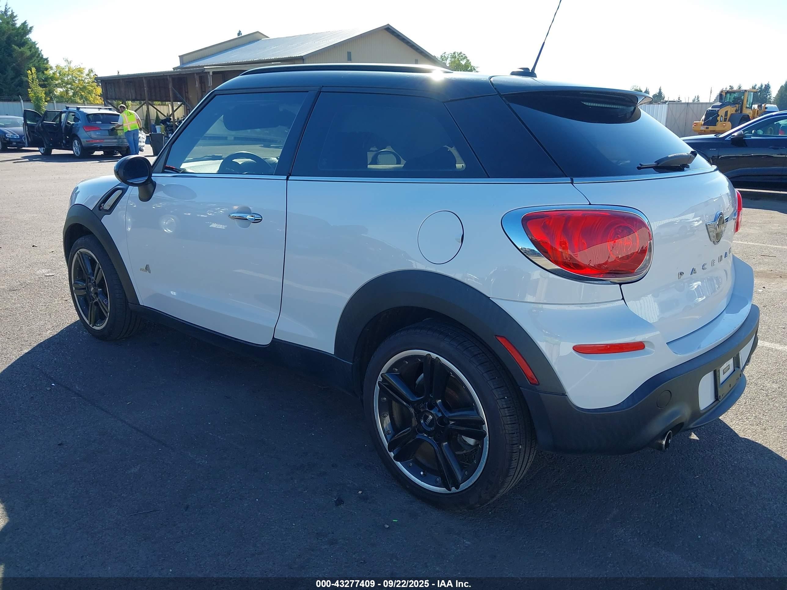 2014 Mini Paceman Cooper S White vin: WMWSS7C56EWN72341