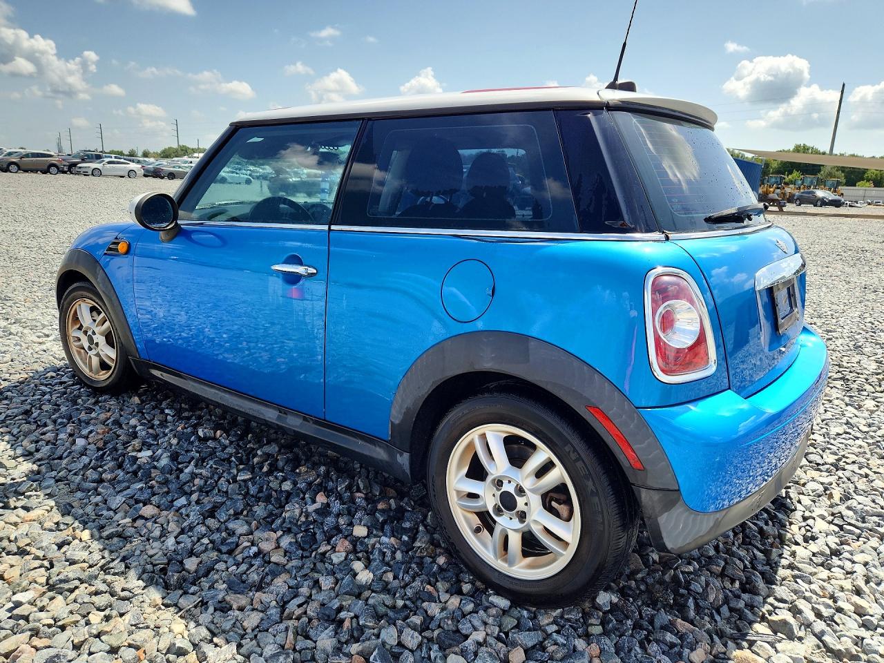 2011 Mini Cooper Синий vin: WMWSU3C50BT251105