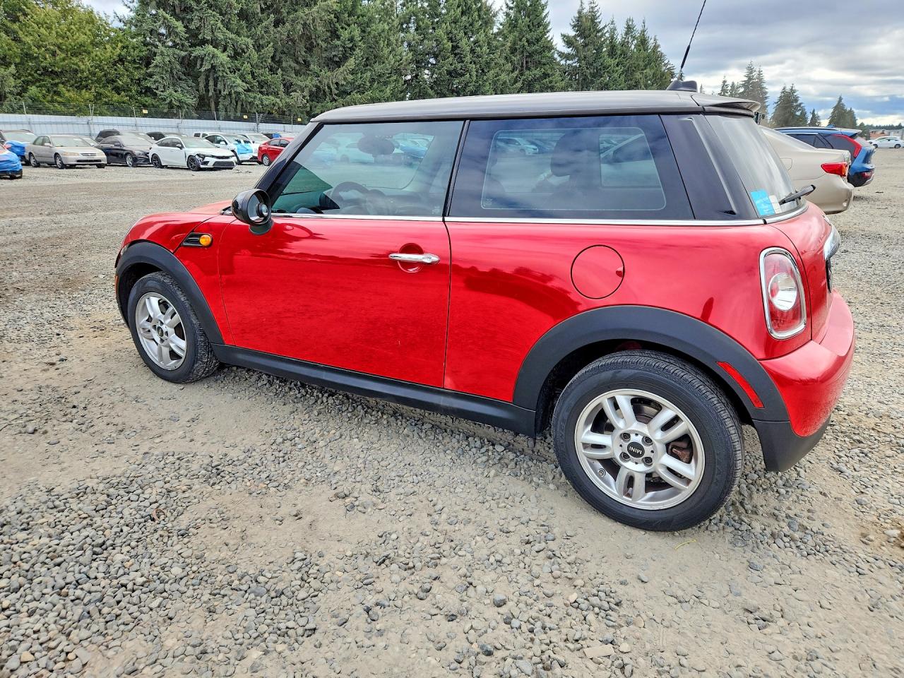 2012 Mini Cooper Red vin: WMWSU3C50CT258802