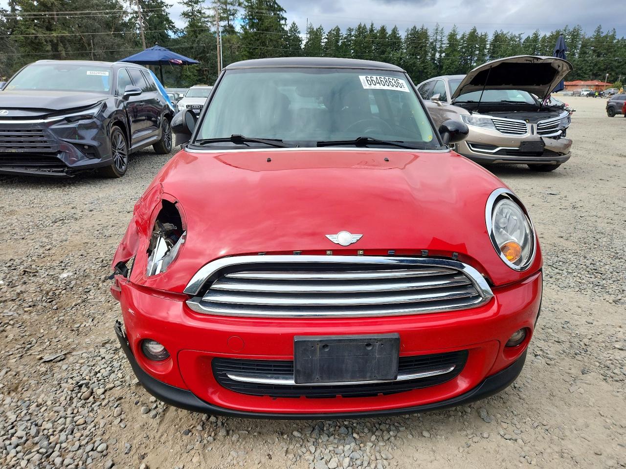 2012 Mini Cooper Red vin: WMWSU3C50CT258802