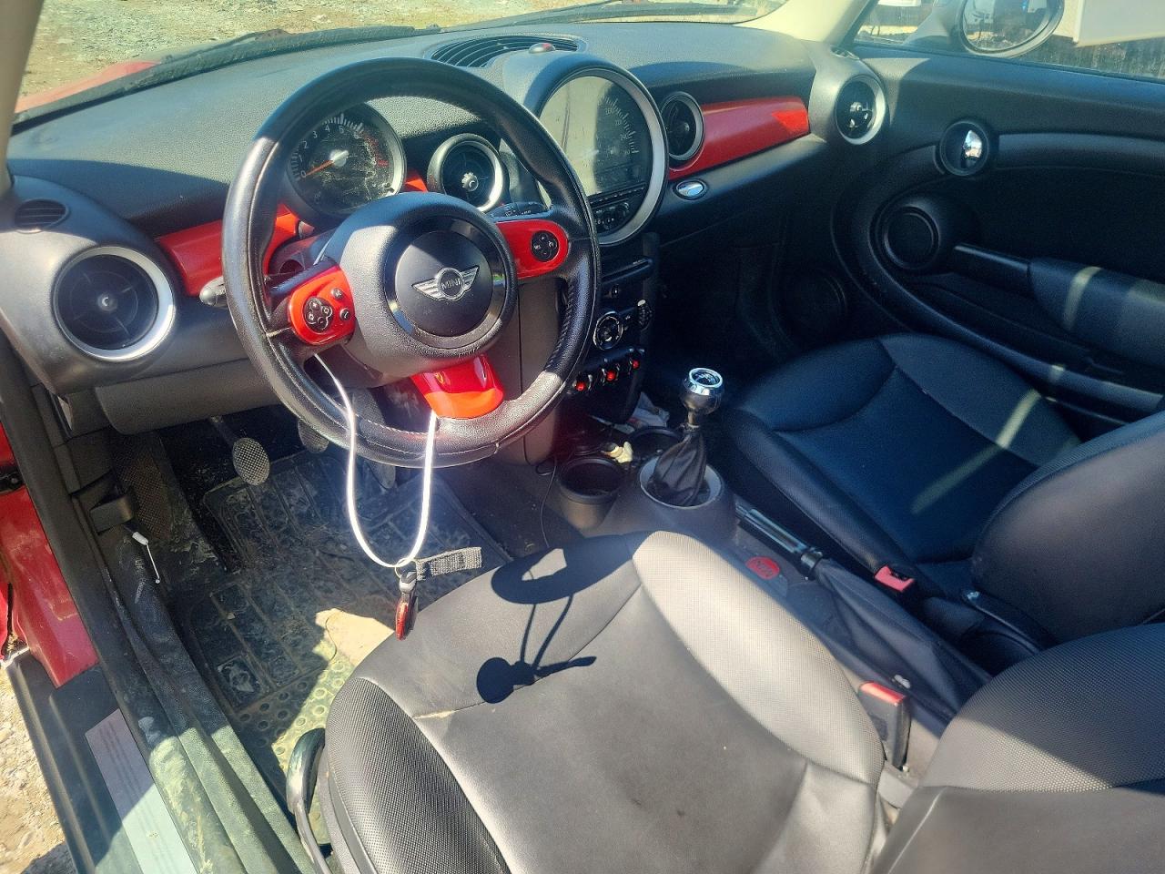 2012 Mini Cooper Red vin: WMWSU3C50CT369608