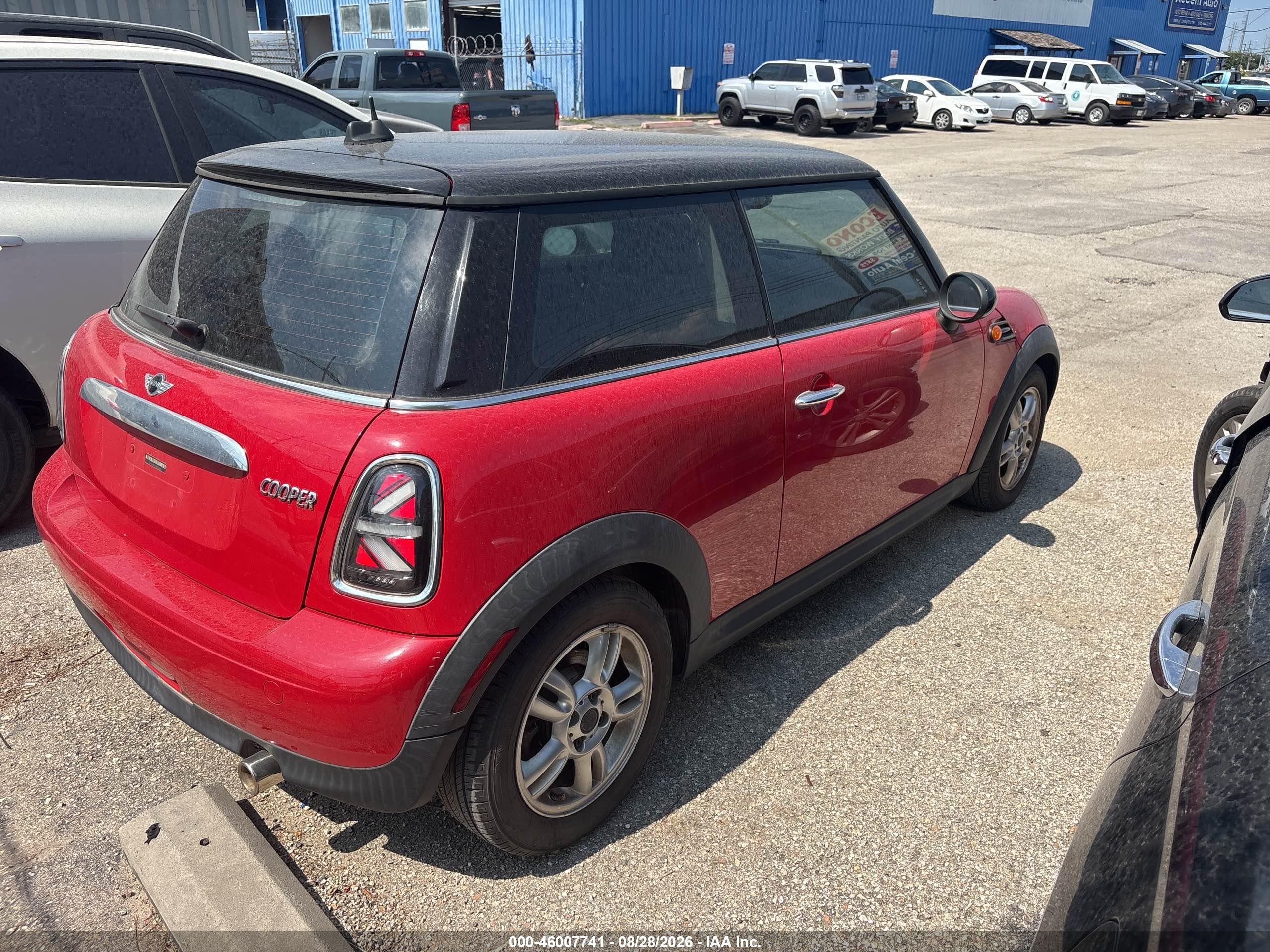 2013 Mini Hardtop Cooper vin: WMWSU3C50DT372803
