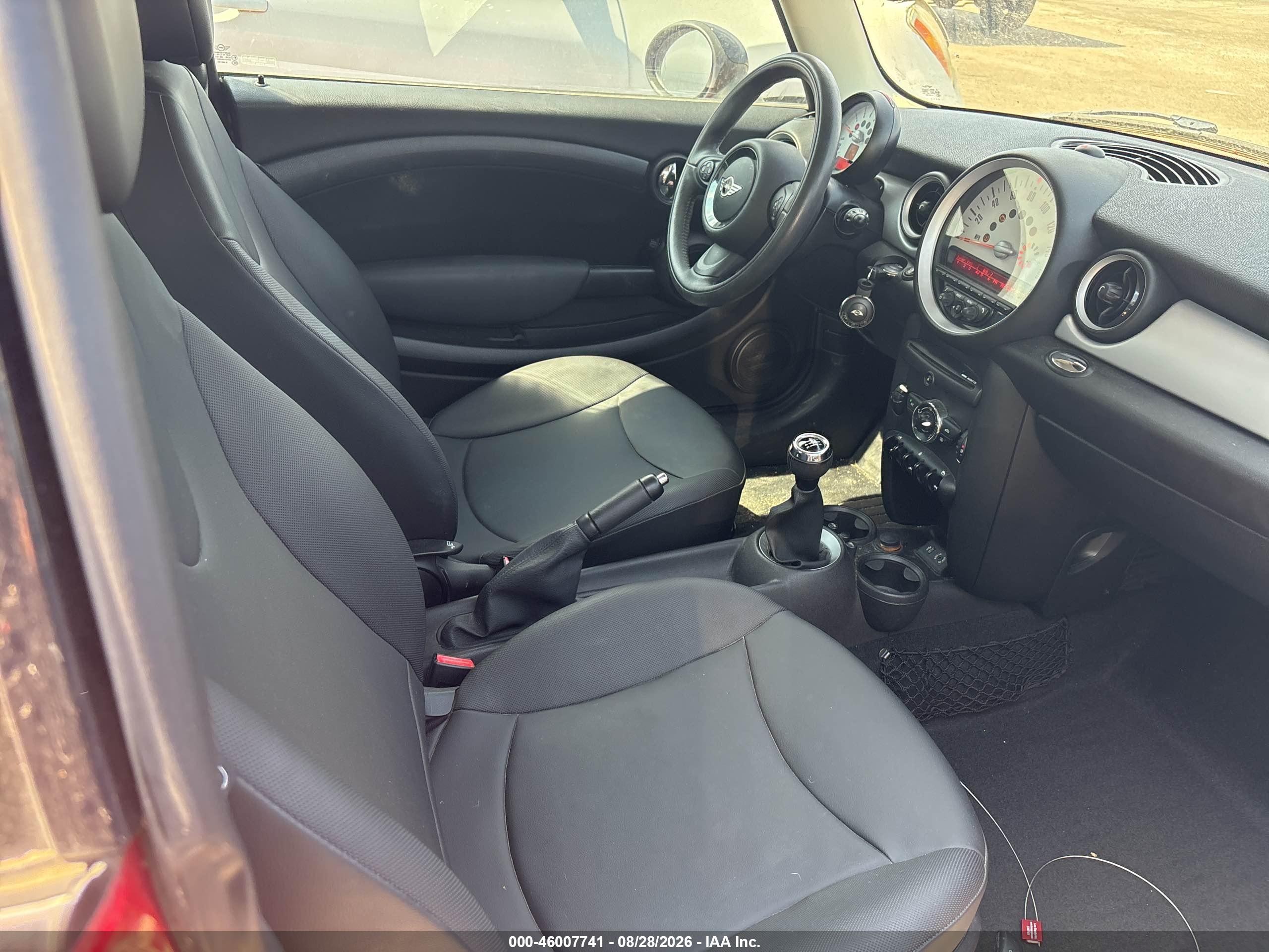 2013 Mini Hardtop Cooper vin: WMWSU3C50DT372803