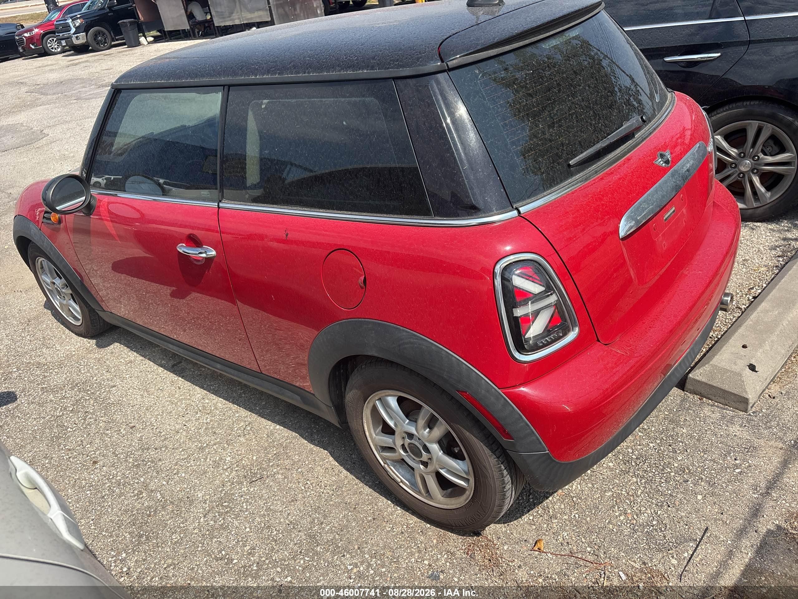 2013 Mini Hardtop Cooper vin: WMWSU3C50DT372803