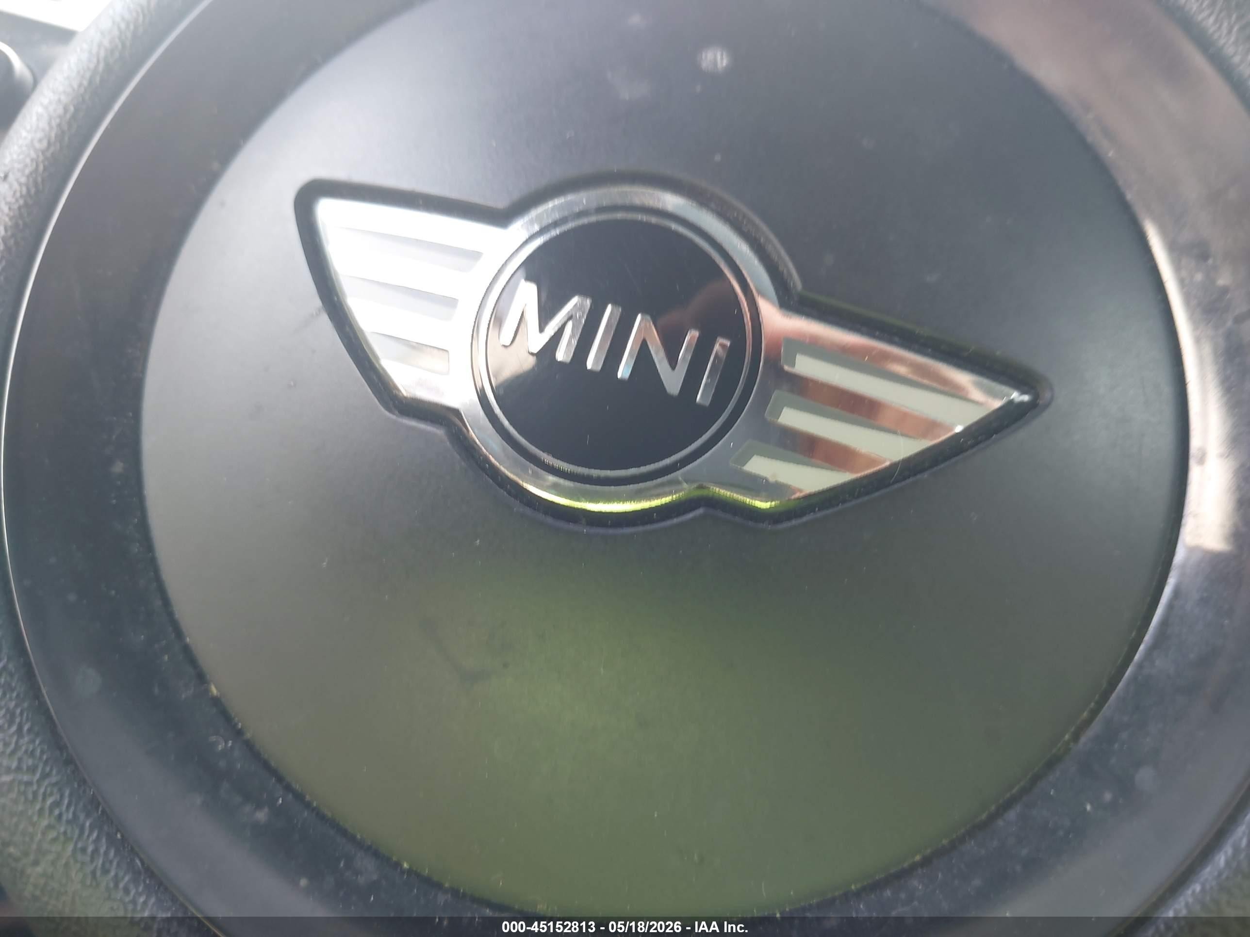 2013 Mini Hardtop Cooper Blue vin: WMWSU3C50DT373532